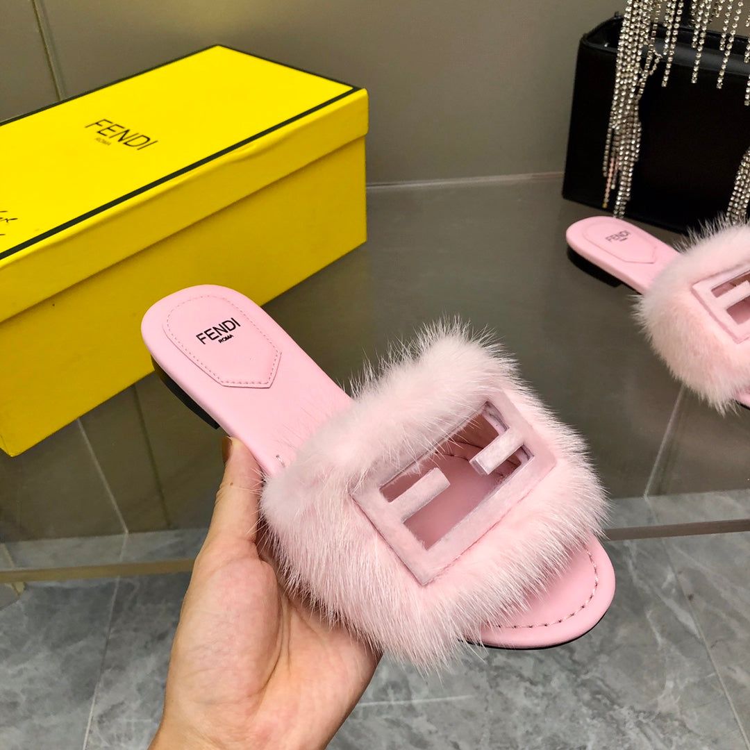 FENDI BAGUETTE MINK SLIDE SLIPPER IN LIGHT PINK FUR