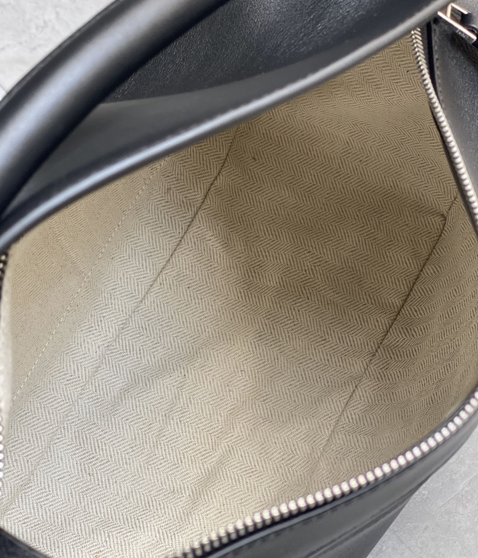 MEDIUM 30 PUZZLE BAG IN BLACK SOFT GRAINED CALFSKIN