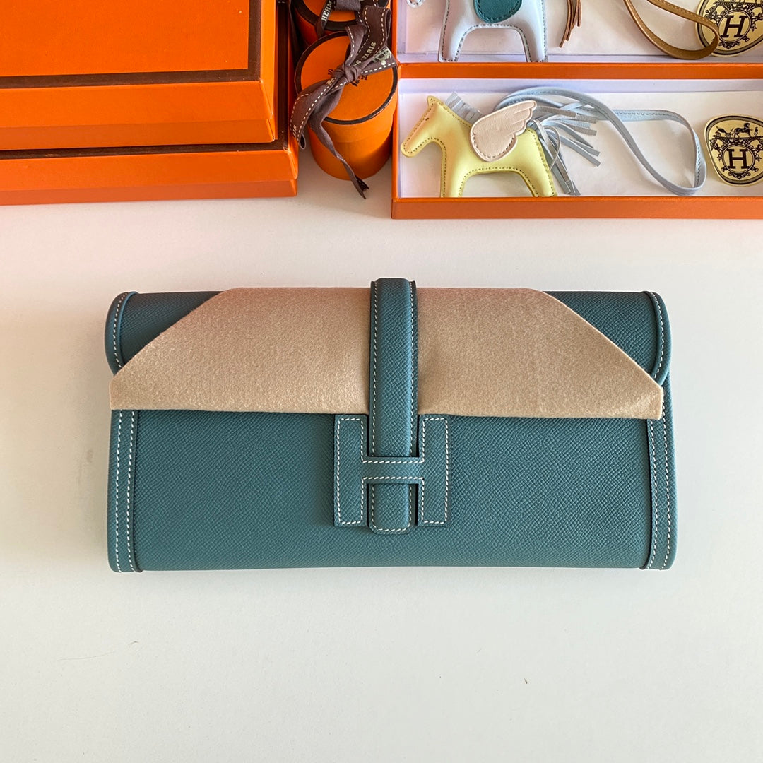 JIGE ELAN 29 CLUTCH IN AEGEAN BLUE CALFSKIN