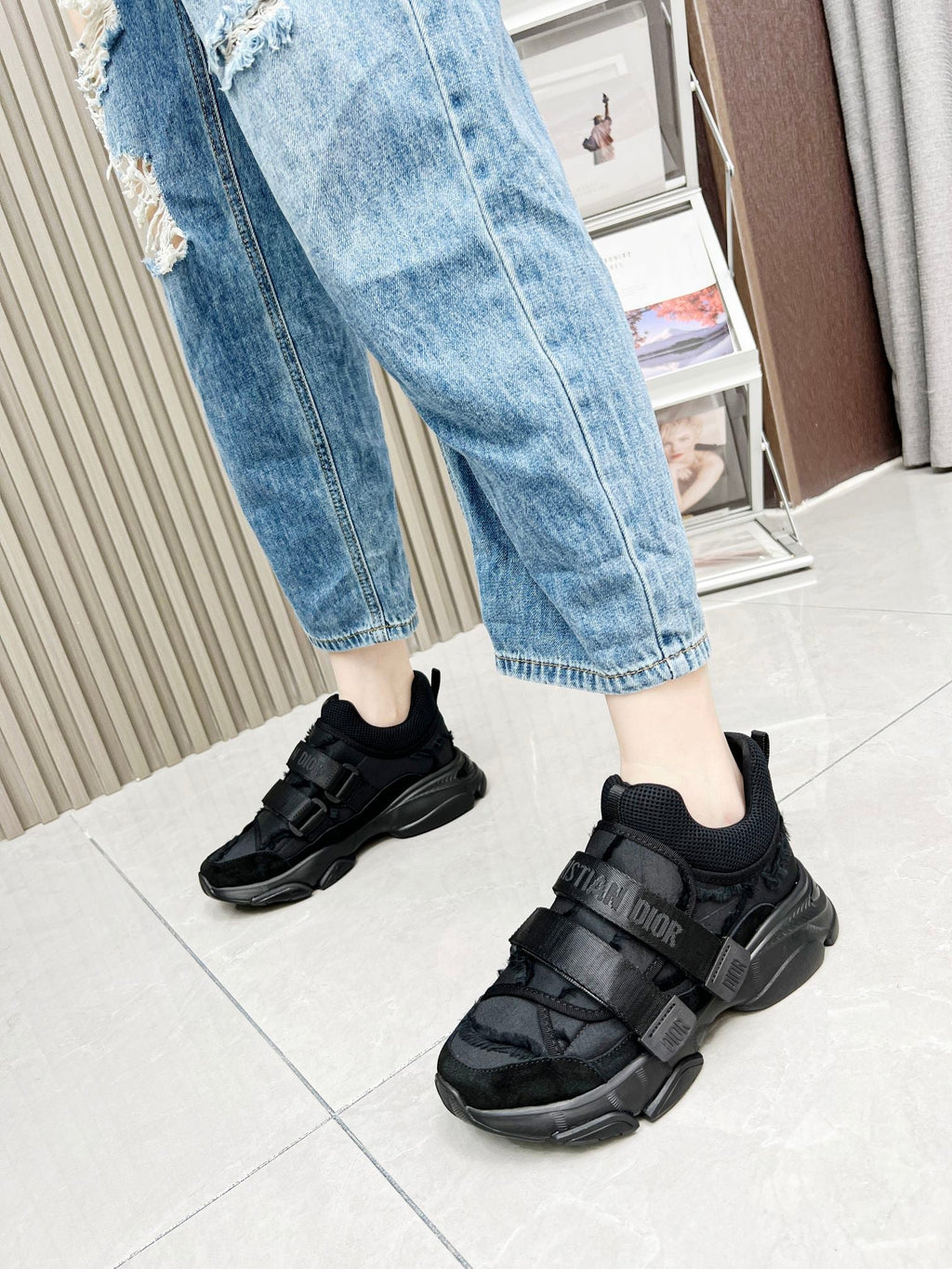 D-WANDER SNEAKERS IN BLACK TECHNICAL FABRIC AND SUEDE