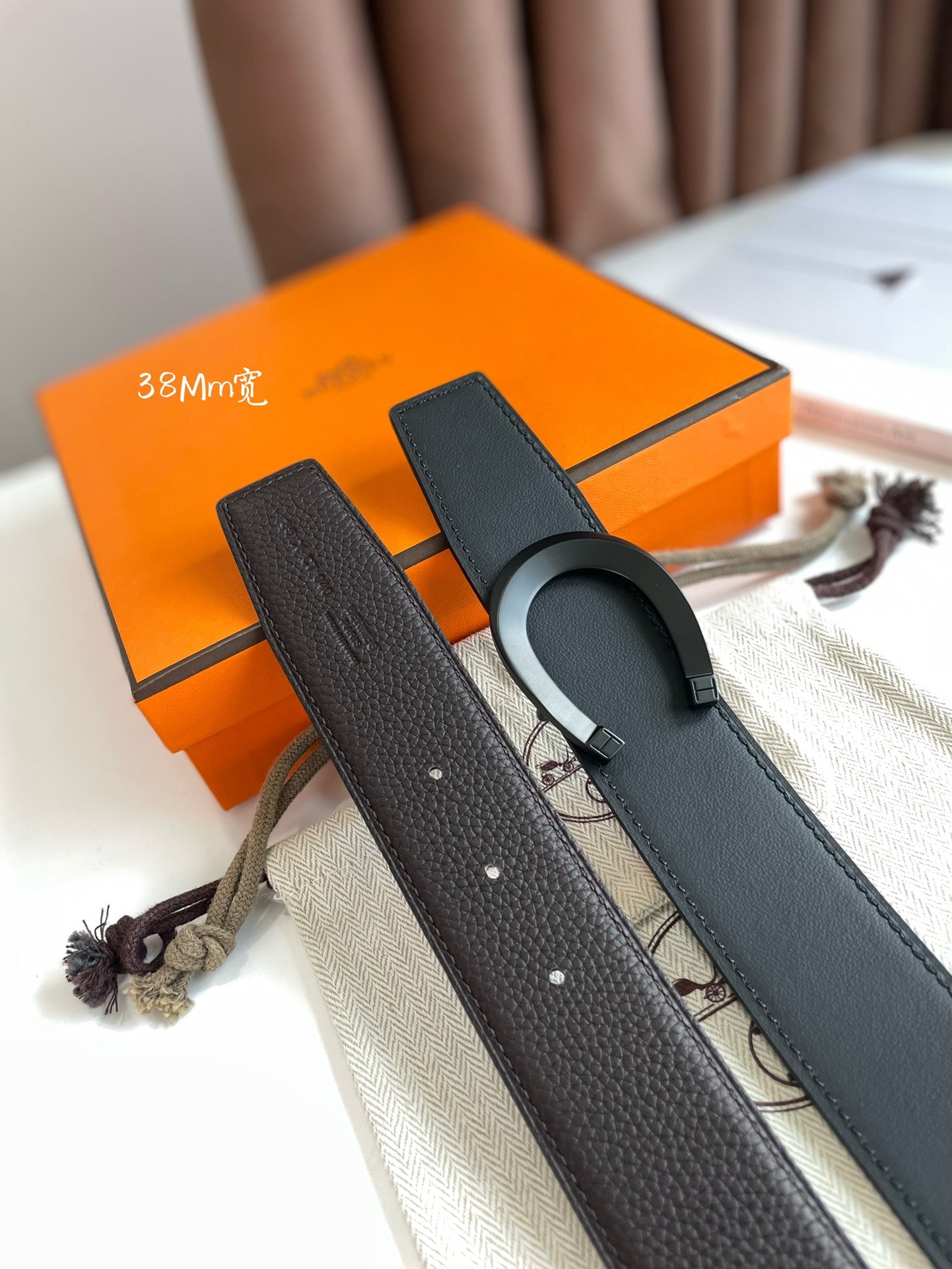 HM LUCK BELT BUCKLE & REVERSIBLE CHOCOLATE BROWN AND BLACK LEATHER STRAP 38MM