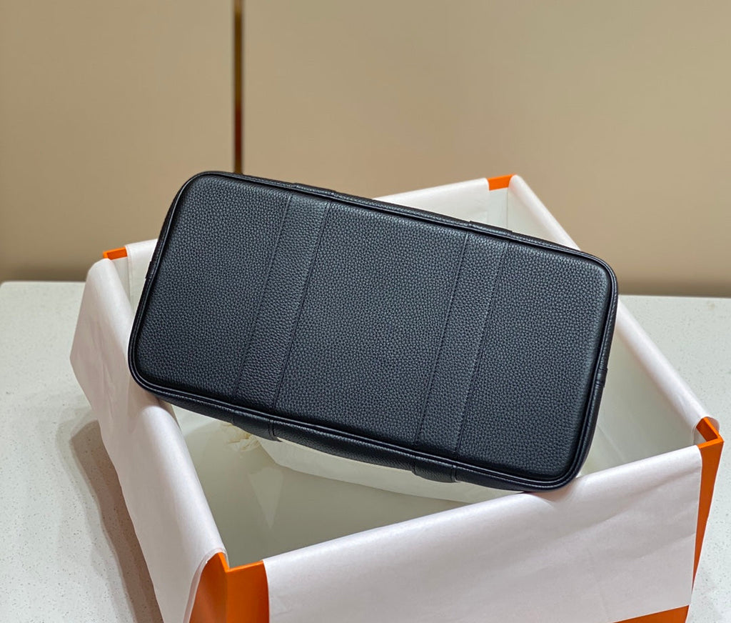 GARDEN PARTY 36CM IN WHITE TOILETS COTTON CANVAS AND BLACK CALFSKIN