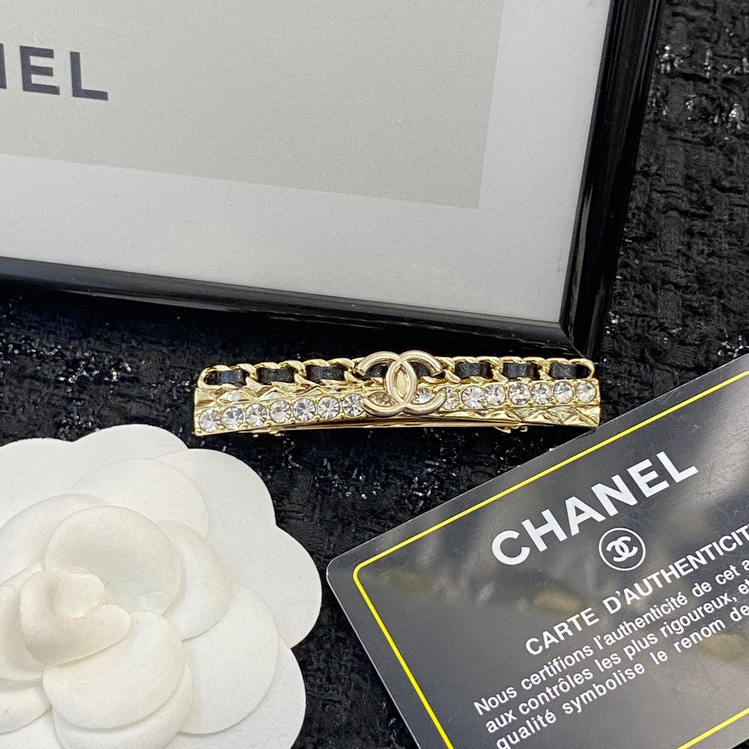 CHANEL 26S DOUBLE C LOGO CRYSTAL & CHAIN BAR HAIR CLIP IN GOLD METAL 629929