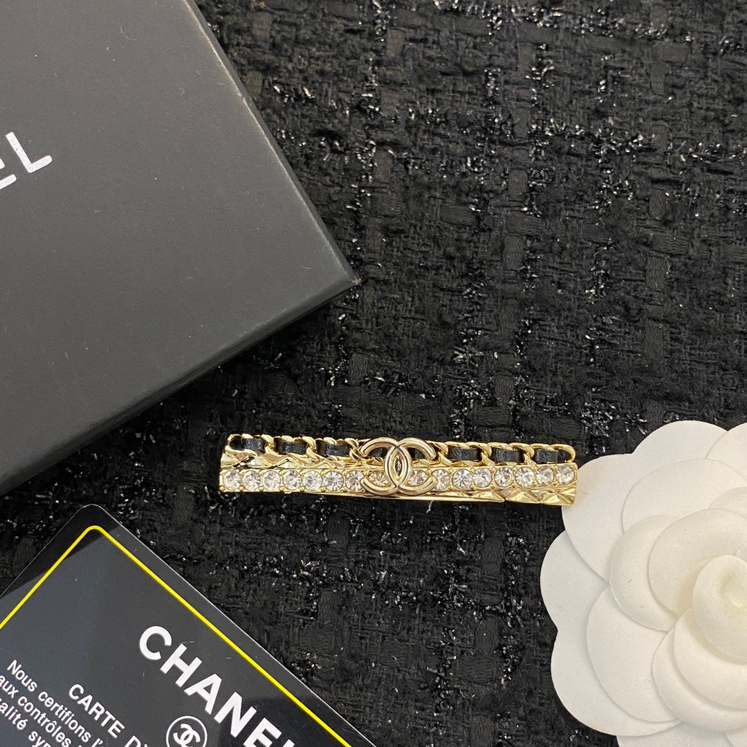 CHANEL 26S DOUBLE C LOGO CRYSTAL & CHAIN BAR HAIR CLIP IN GOLD METAL 629929