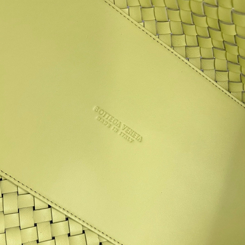 LARGE CABAT 51 IN PASTEL YELLOW LAMBSKIN