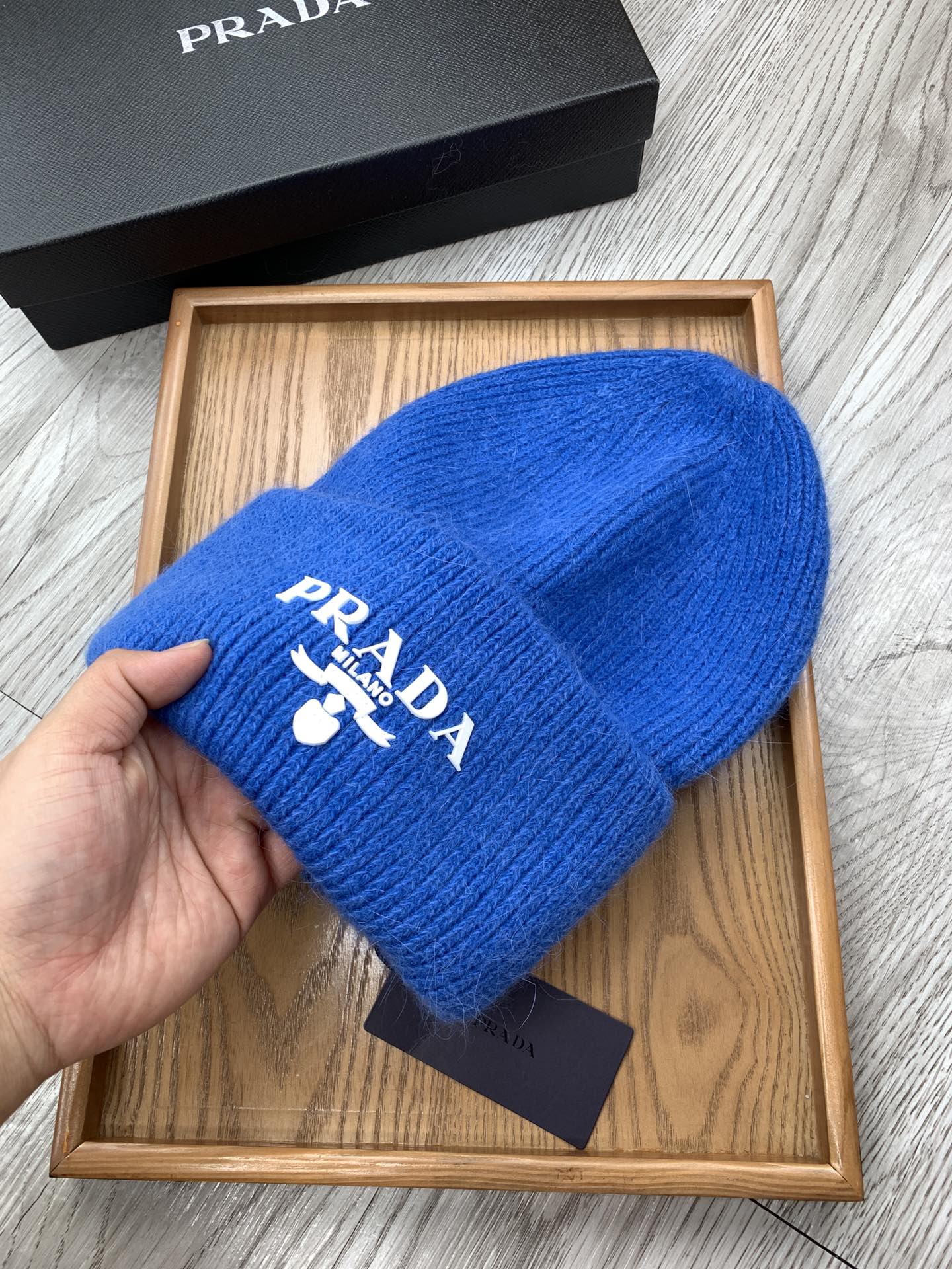 BEANIE HAT IN COBALT BLUE WOOL 108752