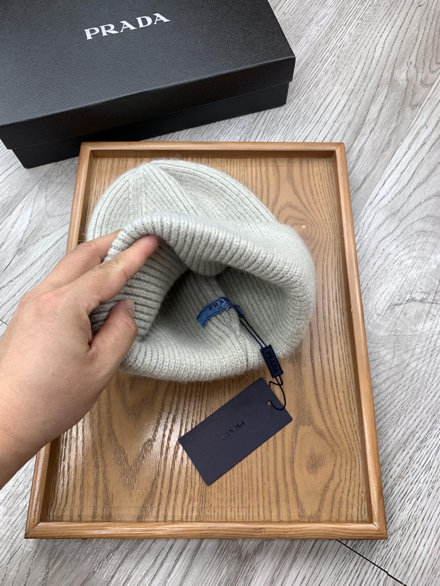 BEANIE HAT IN PALE GRAY WOOL 108746