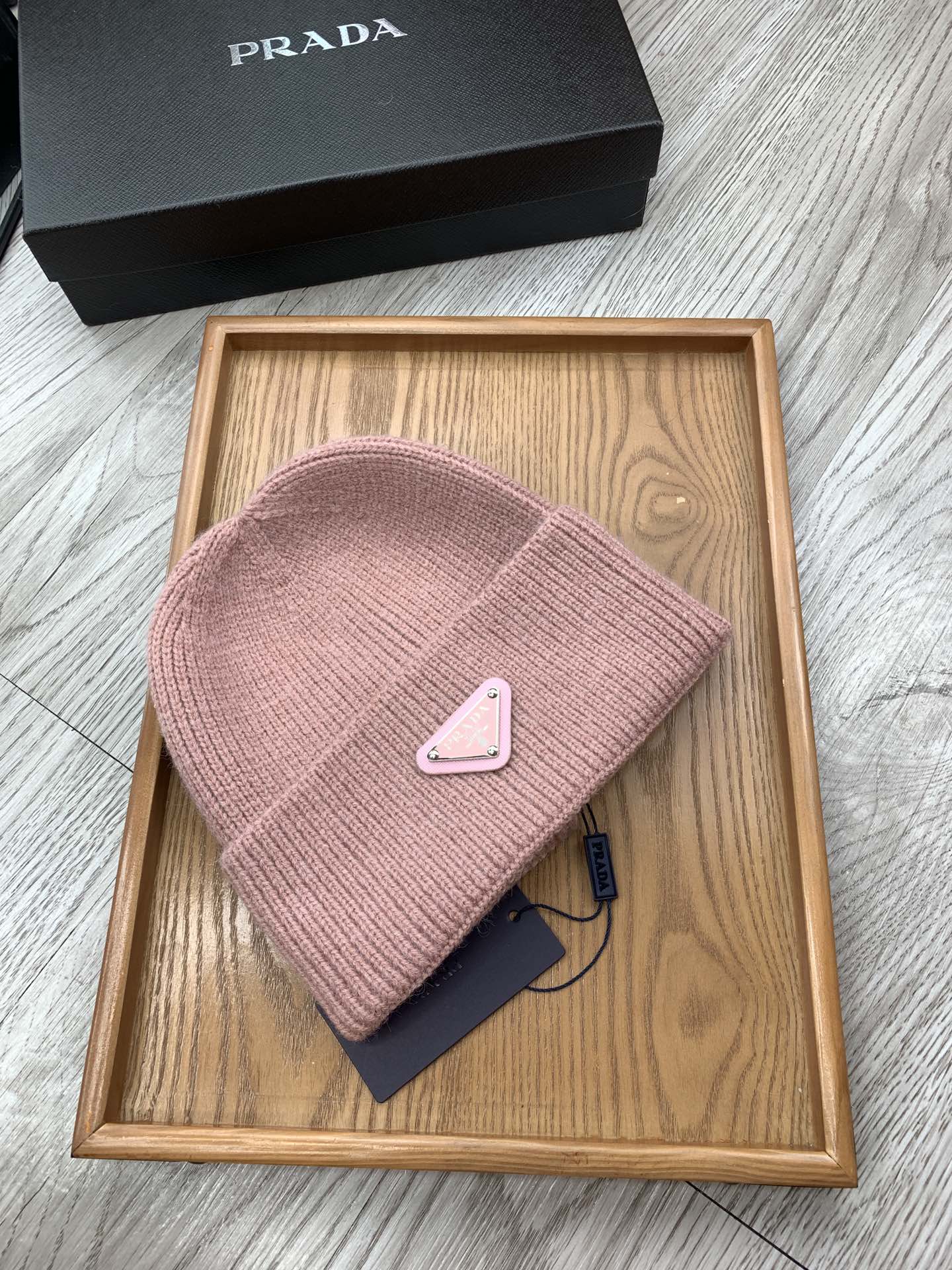 BEANIIE HAT IN CREPE PINK WOOL 335034