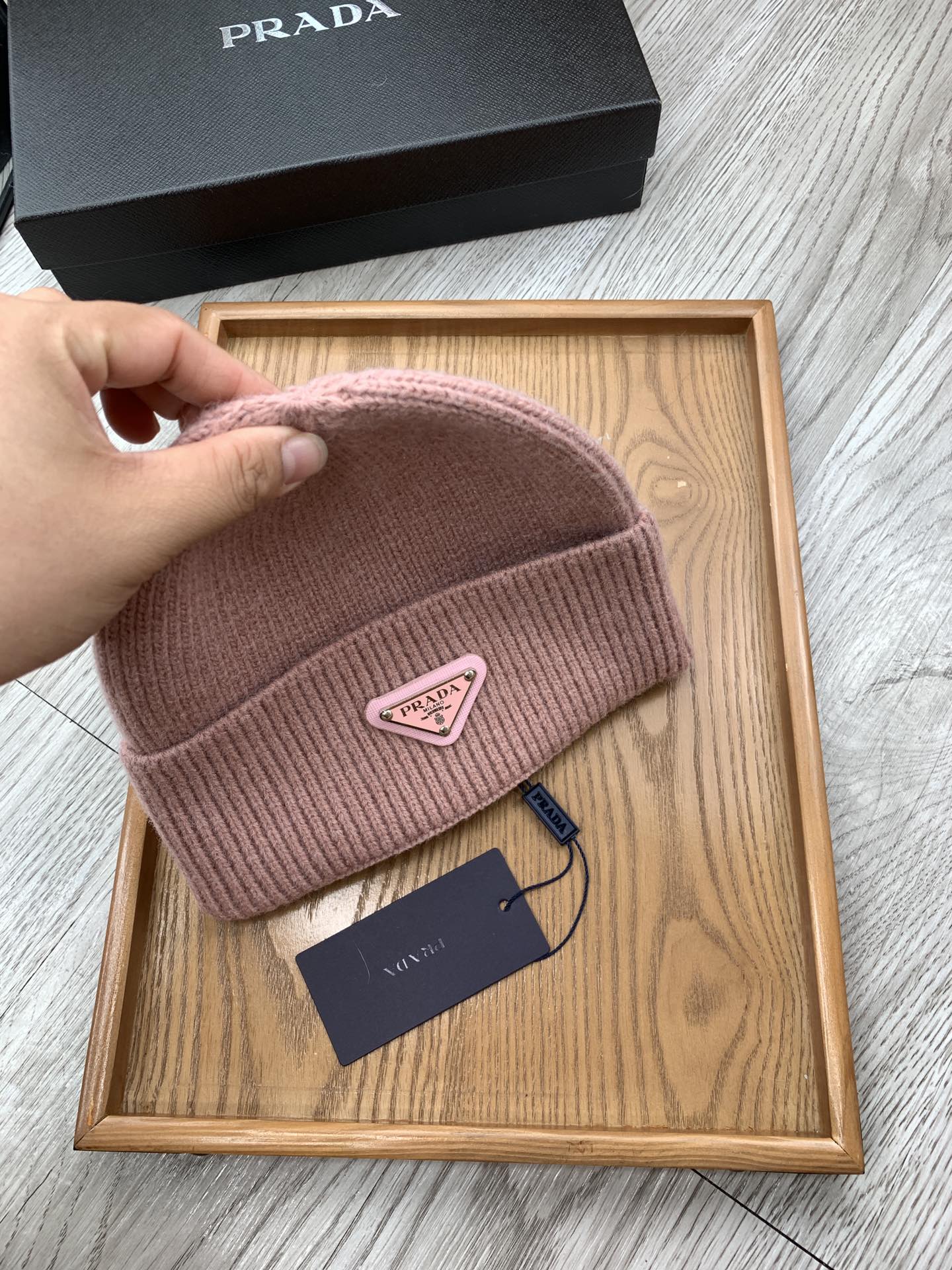 BEANIIE HAT IN CREPE PINK WOOL 335034
