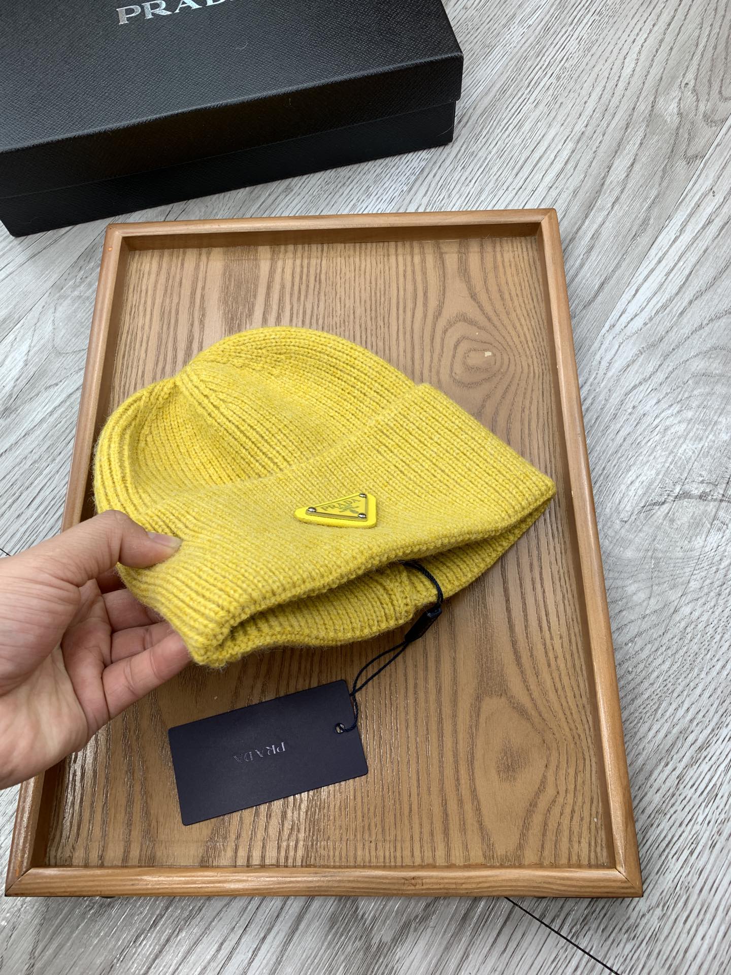 BEANIIE HAT IN CLASSIC YELLOW WOOL 335035