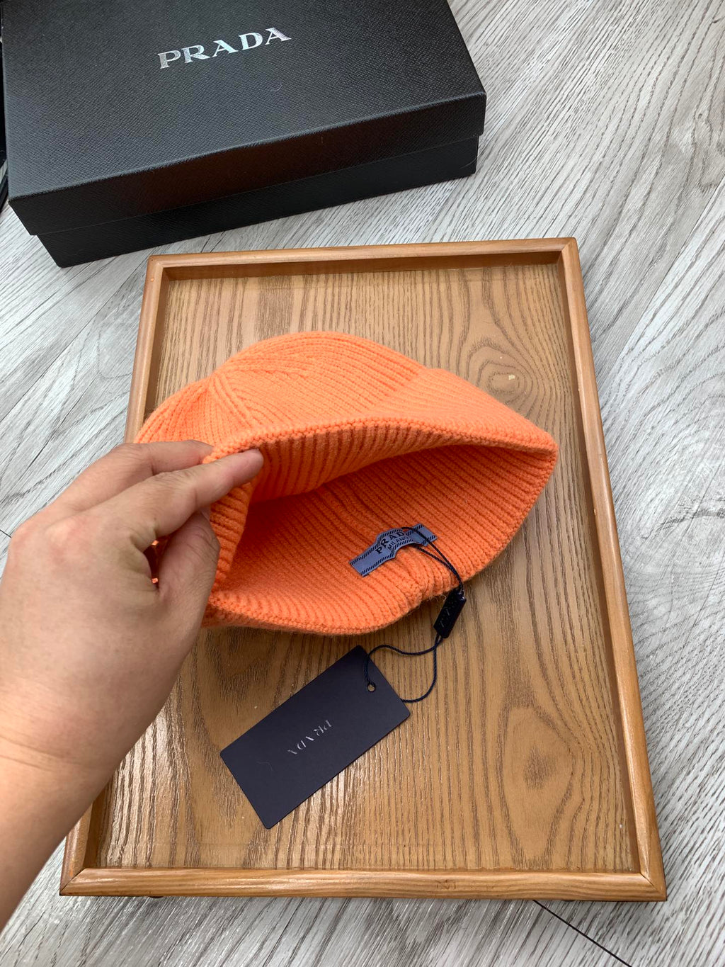 BEANIIE HAT IN CARROT ORANGE WOOL 335036