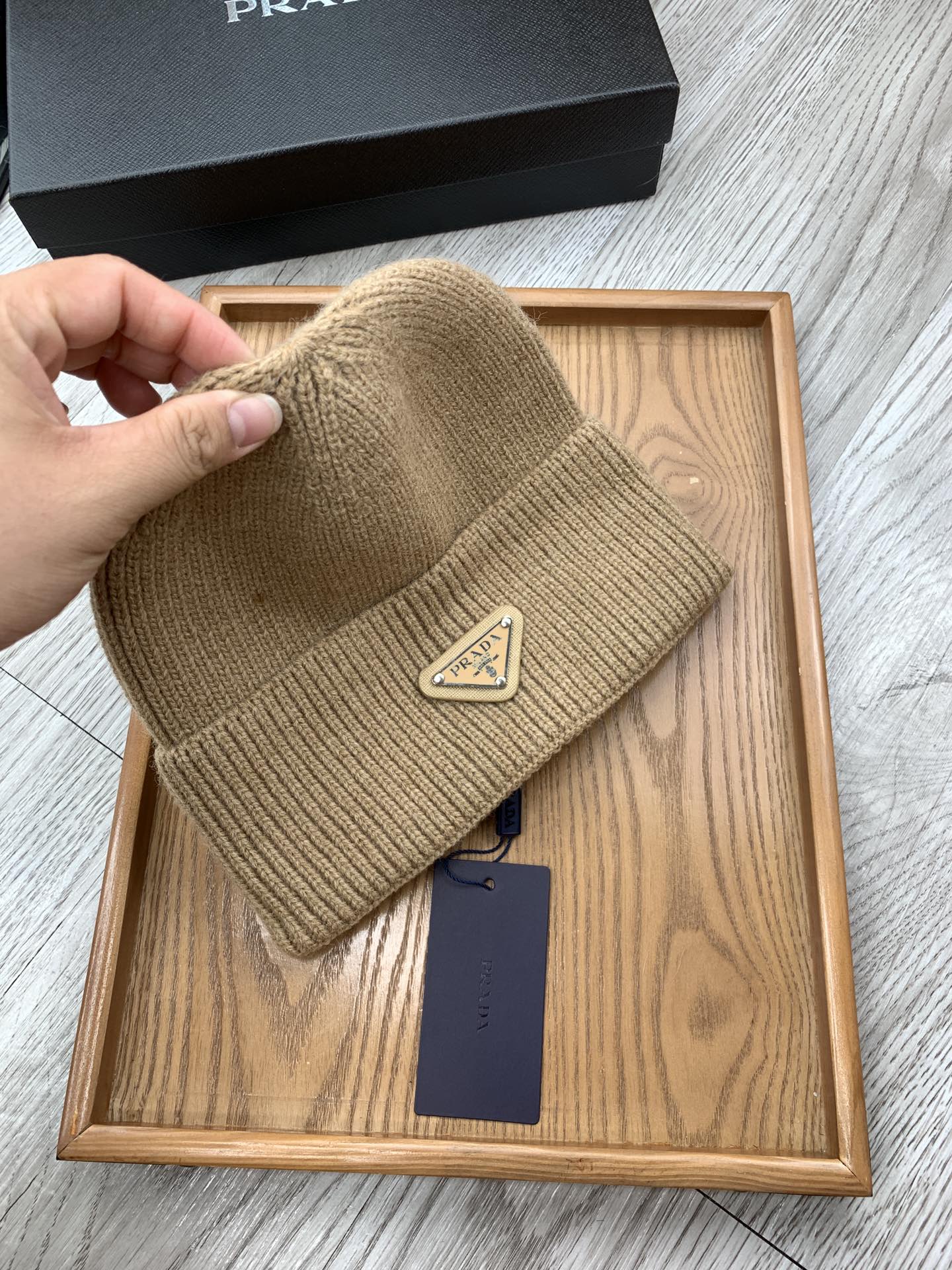 BEANIIE HAT IN CAMEL BROWN WOOL 335038