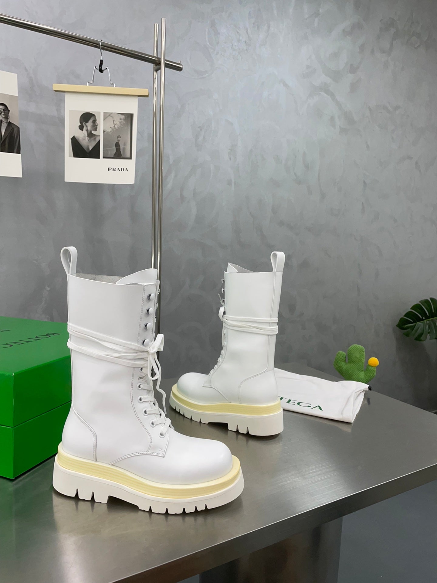 LUG LACE-UP BOOT IN WHITE CALFSKIN 7 CM