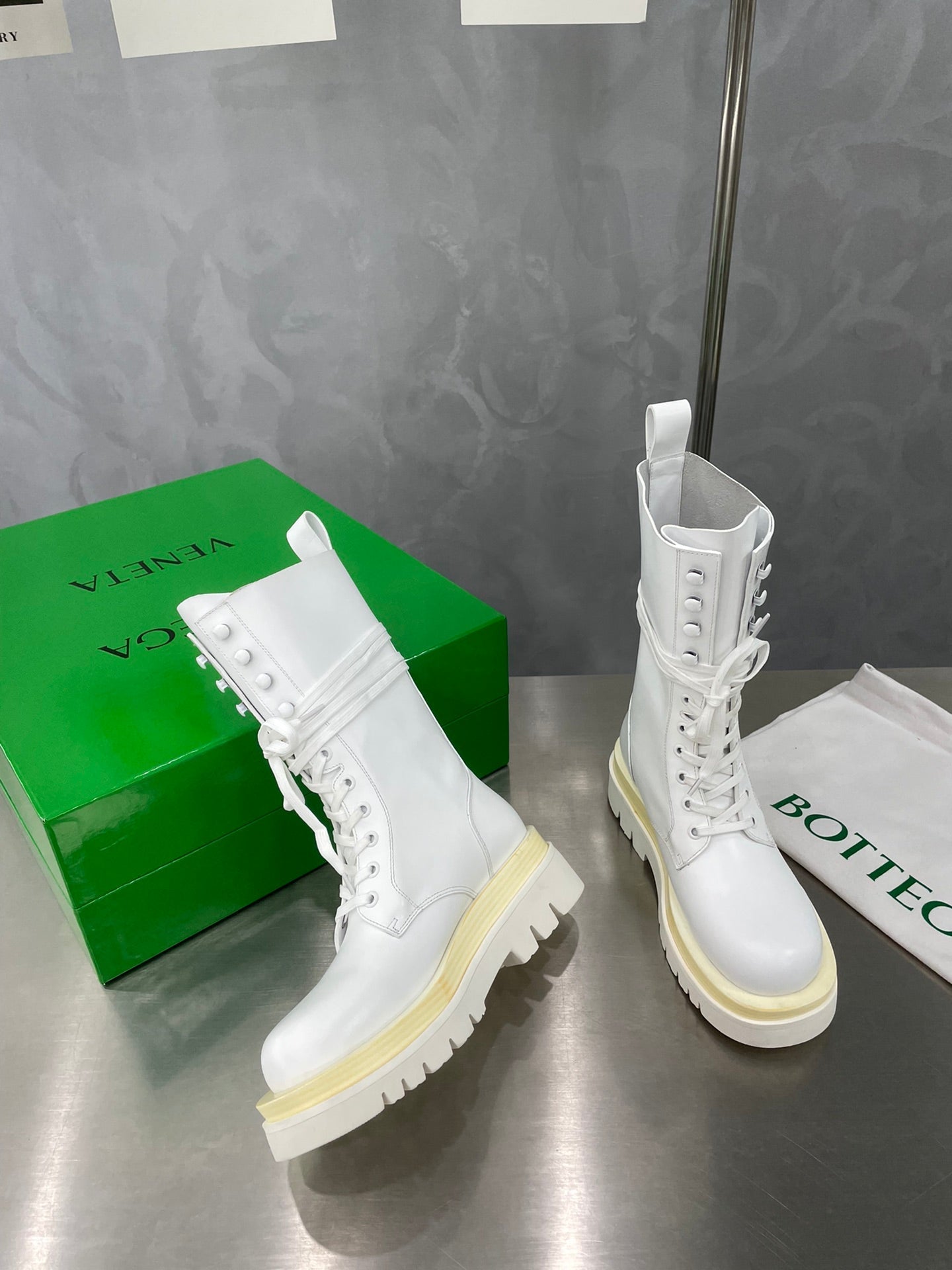 LUG LACE-UP BOOT IN WHITE CALFSKIN 7 CM