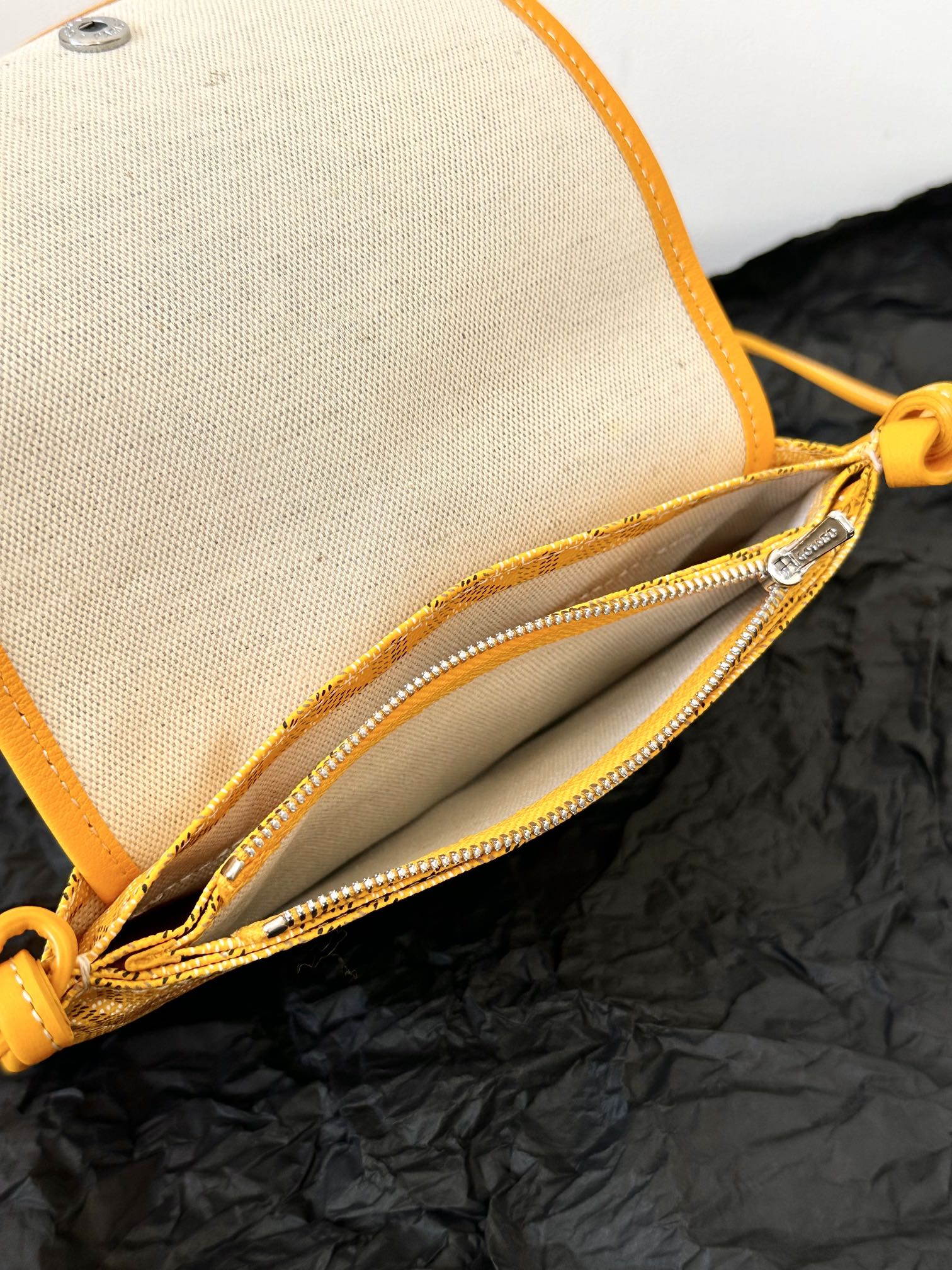 PLUMET POCKET WALLET 20 IN YELLOW GOYARDINE CANVAS AND LAMBSKIN TRIM