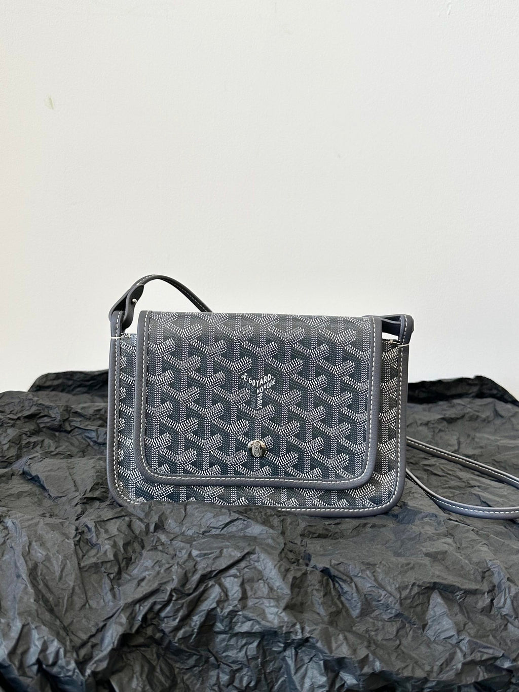 PLUMET POCKET WALLET 20 IN GREY BLACK GOYARDINE CANVAS AND LAMBSKIN TRIM