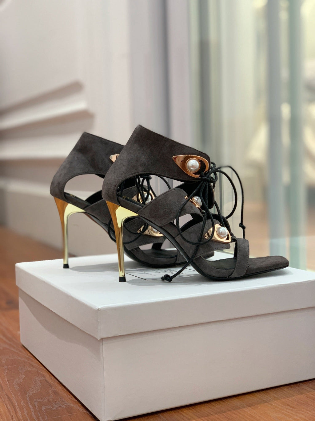 BALMAIN 25S HIGH HEELS 95MM IN CHARCOAL BROWN SUEDE WITH PEARL