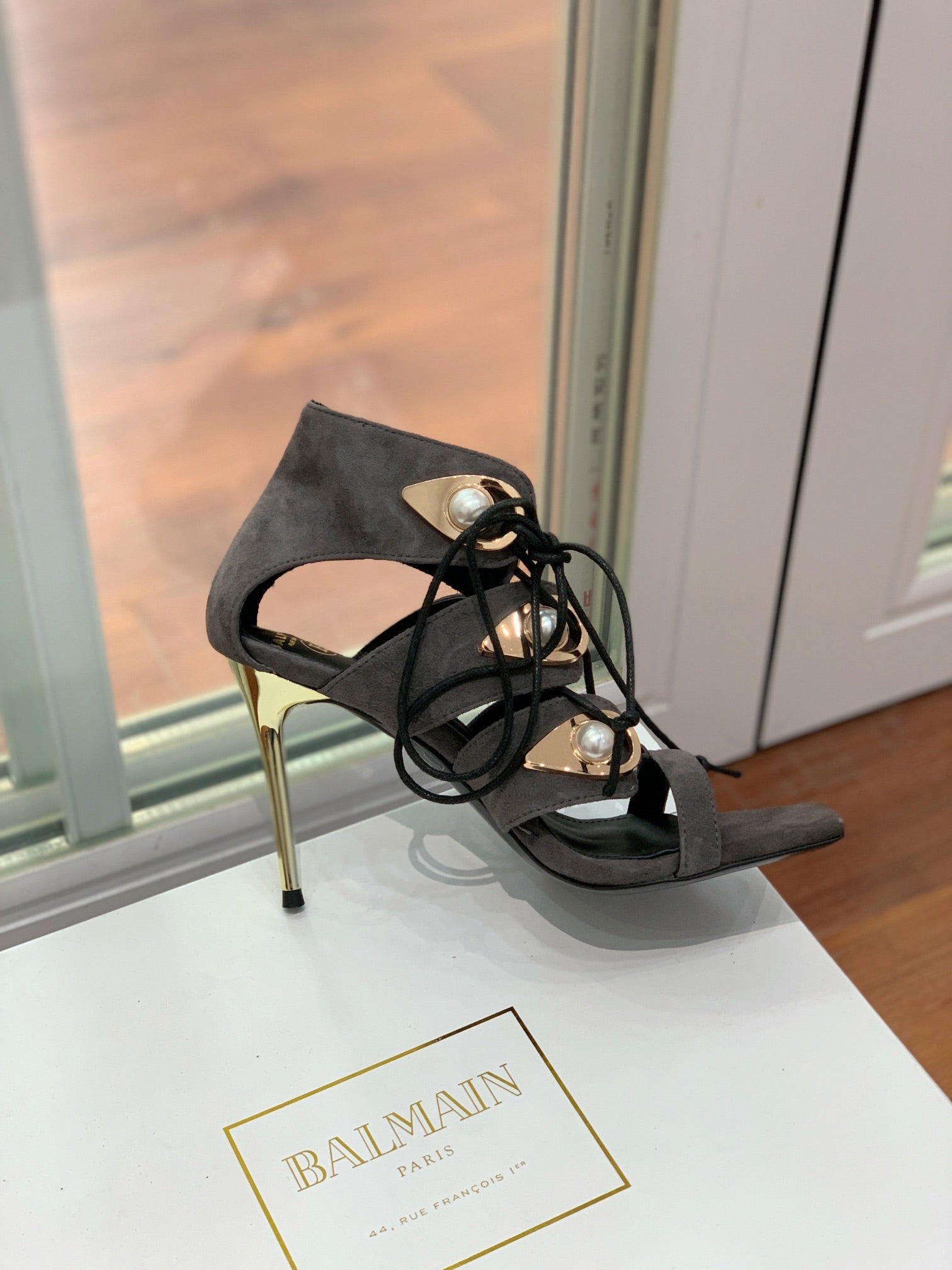 BALMAIN 25S HIGH HEELS 95MM IN CHARCOAL BROWN SUEDE WITH PEARL