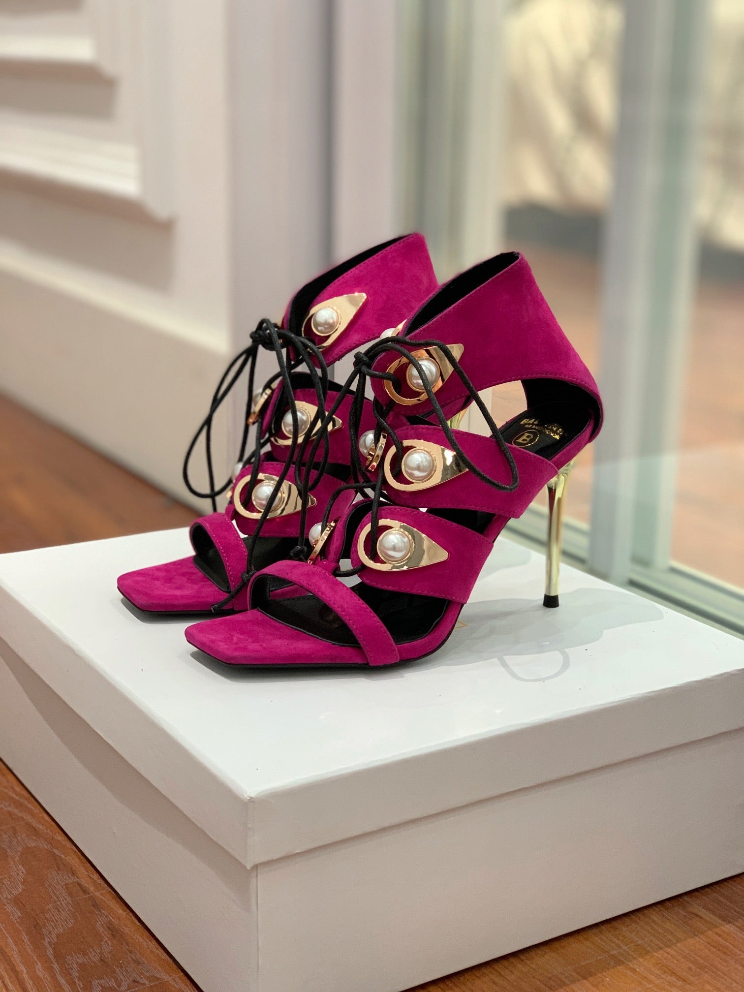 BALMAIN 25S HIGH HEELS 95MM IN FUCHSIA SUEDE WITH PEARL