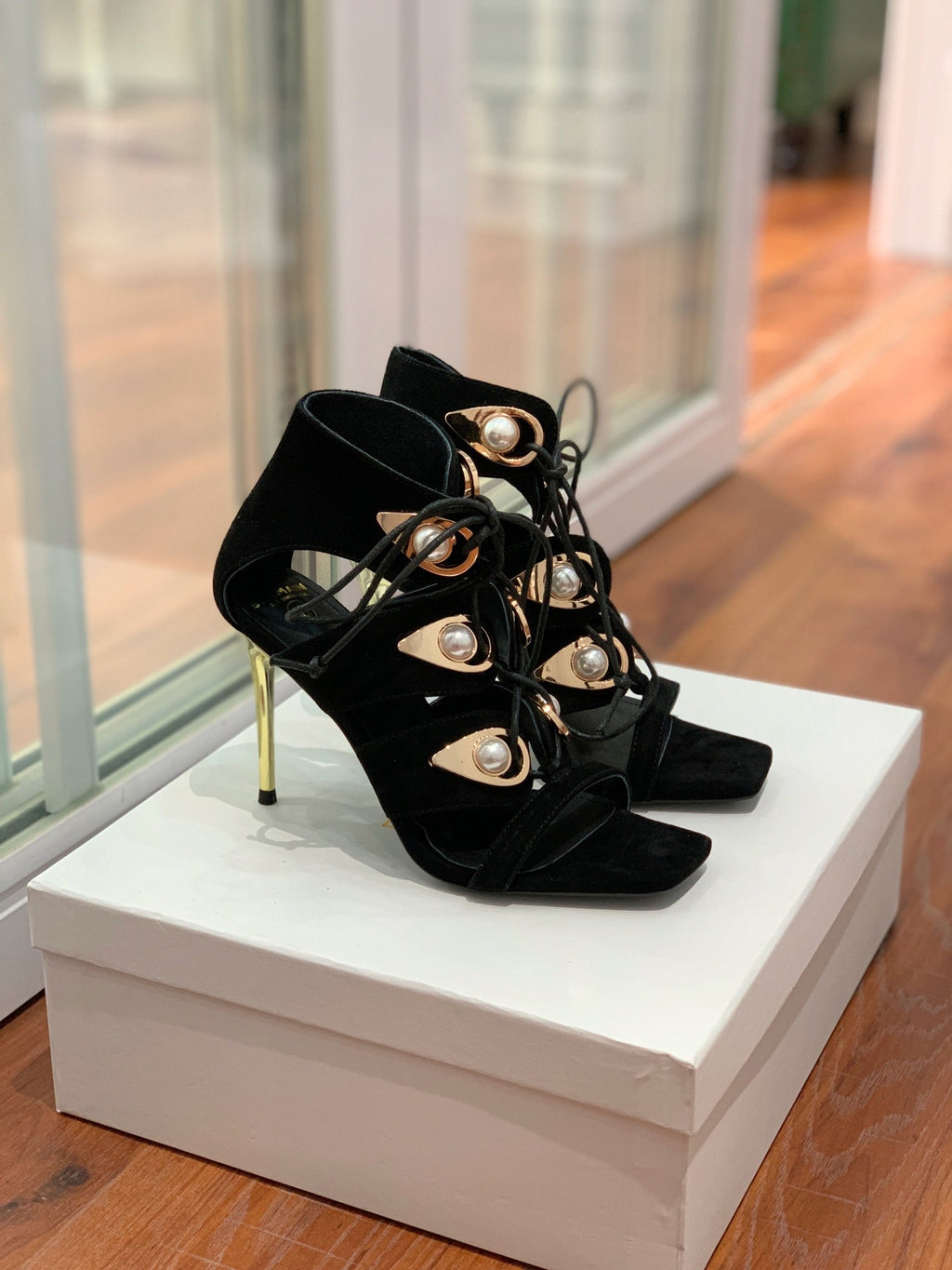 BALMAIN 25S HIGH HEELS 95MM IN BLACK SUEDE WITH PEARL
