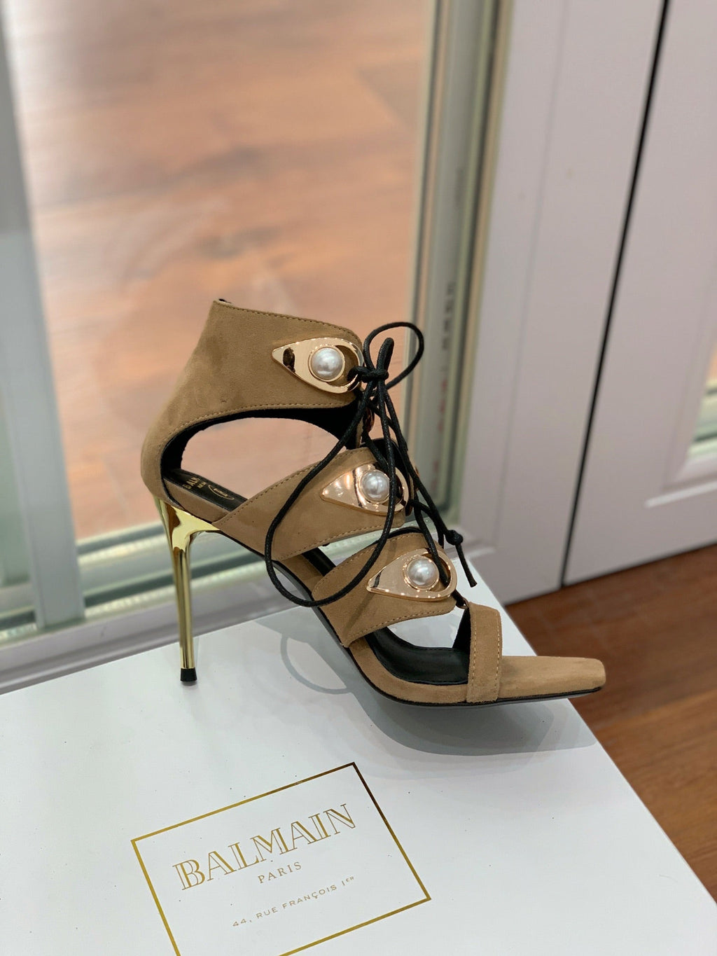 BALMAIN 25S HIGH HEELS 95MM IN LIGHT BROWN SUEDE WITH PEARL