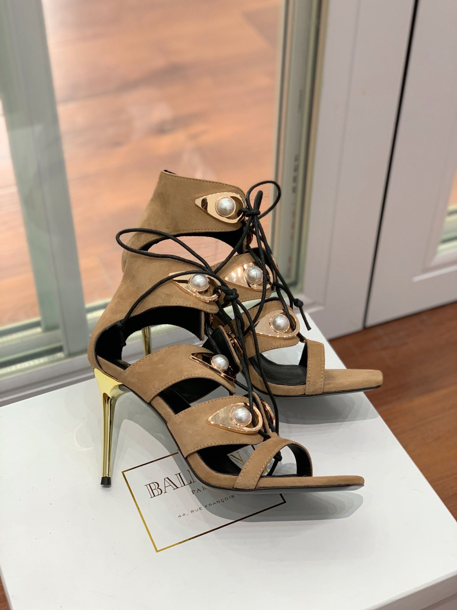 BALMAIN 25S HIGH HEELS 95MM IN LIGHT BROWN SUEDE WITH PEARL