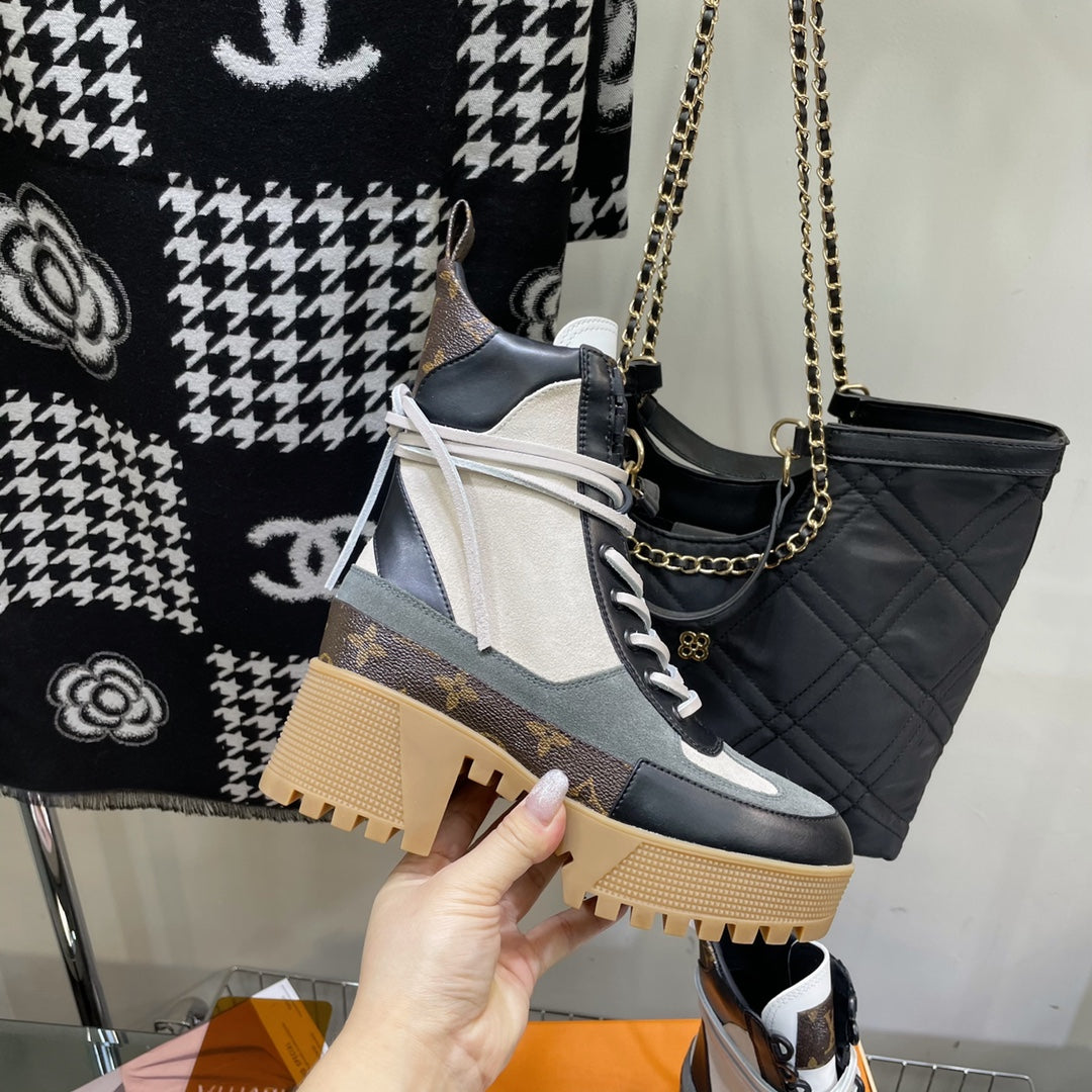 LAUREATE PLATFORM BOOTS IN WHITE CALFSKIN AND COIN GRAY SUEDE