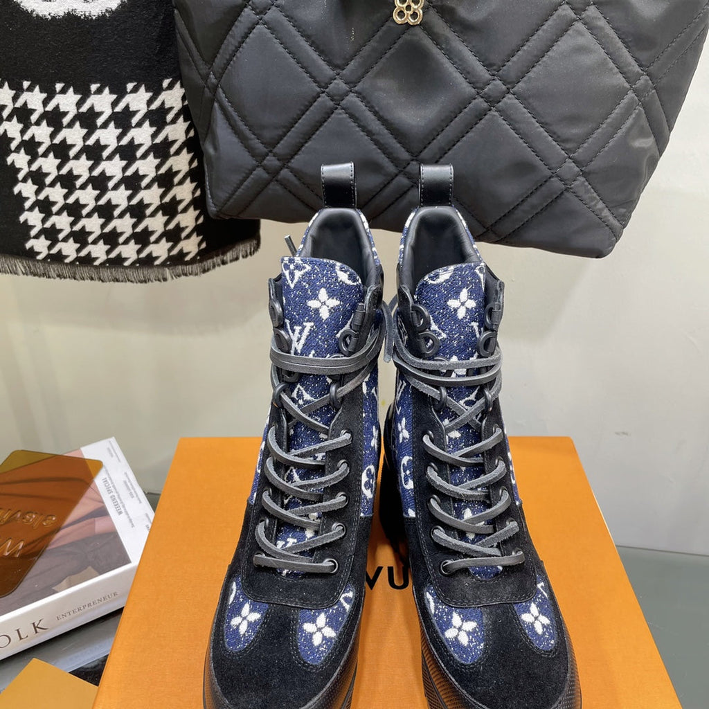LAUREATE PLATFORM BOOTS IN BLACK SUEDE AND NAVY BLUE MONOGRAM JACQUARD PATTERN