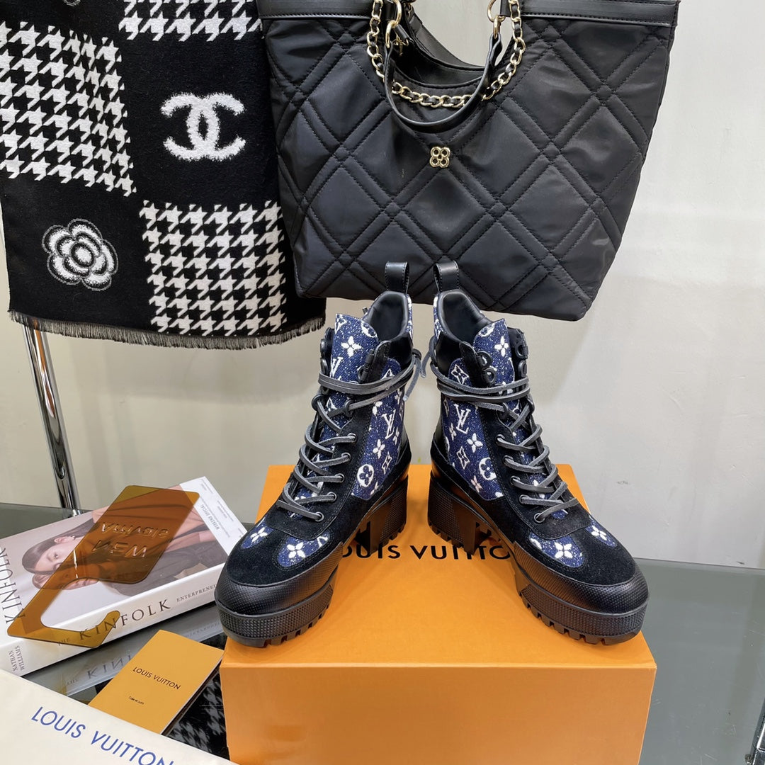 LAUREATE PLATFORM BOOTS IN BLACK SUEDE AND NAVY BLUE MONOGRAM JACQUARD PATTERN