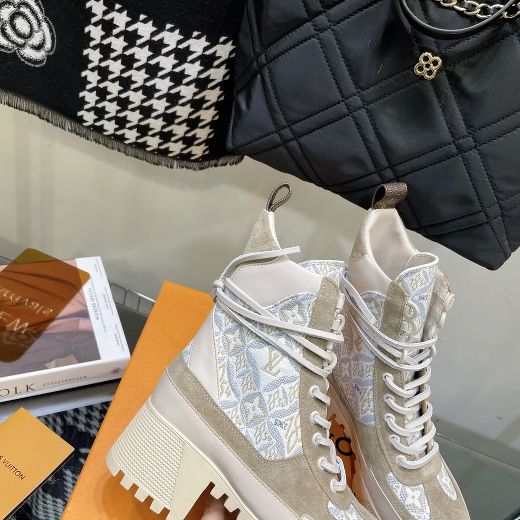 LAUREATE PLATFORM BOOTS IN OAT TAN SUEDE AND MONOGRAM JACQUARD PATTERN