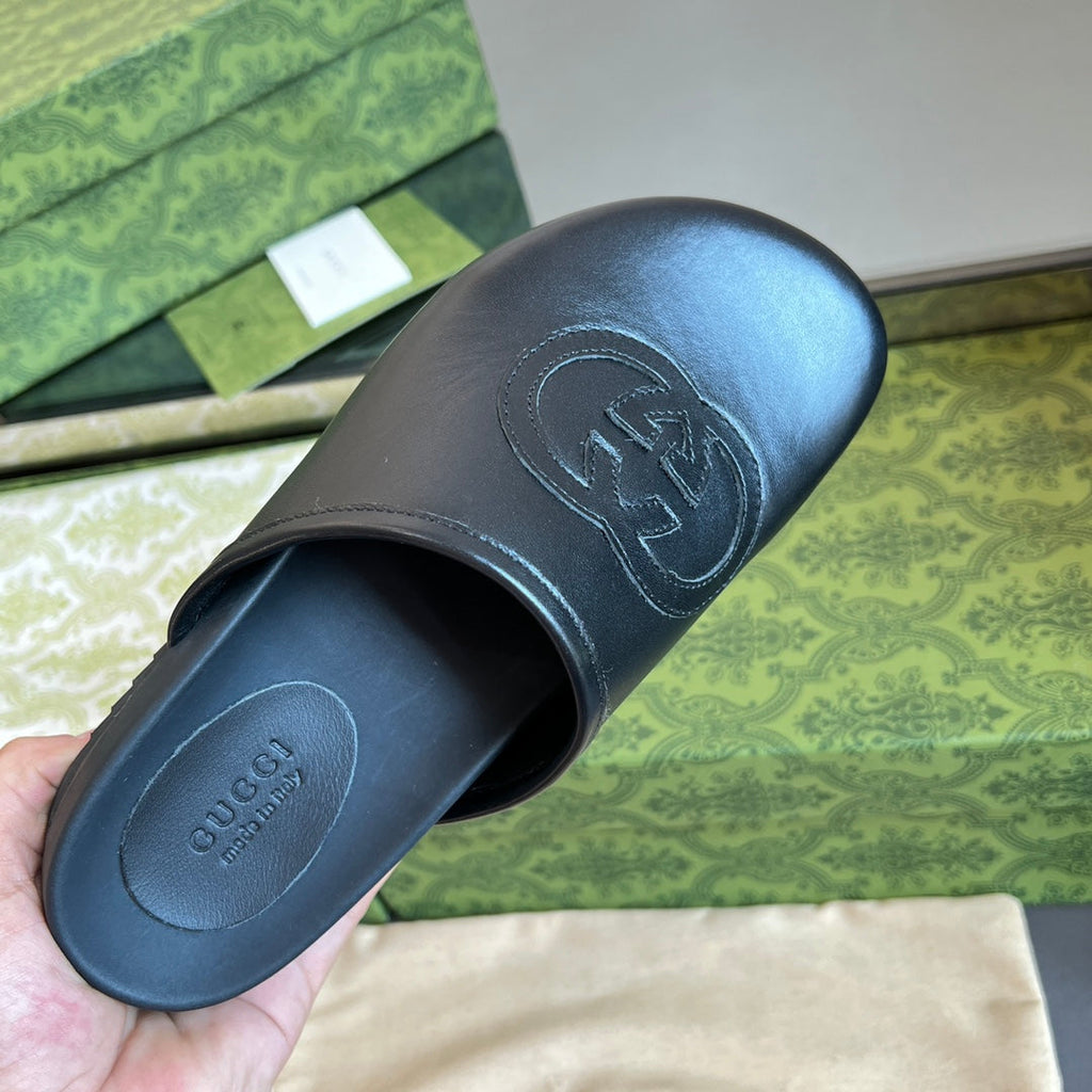 INTERLOCKING G MULE IN BLACK CALFSKIN