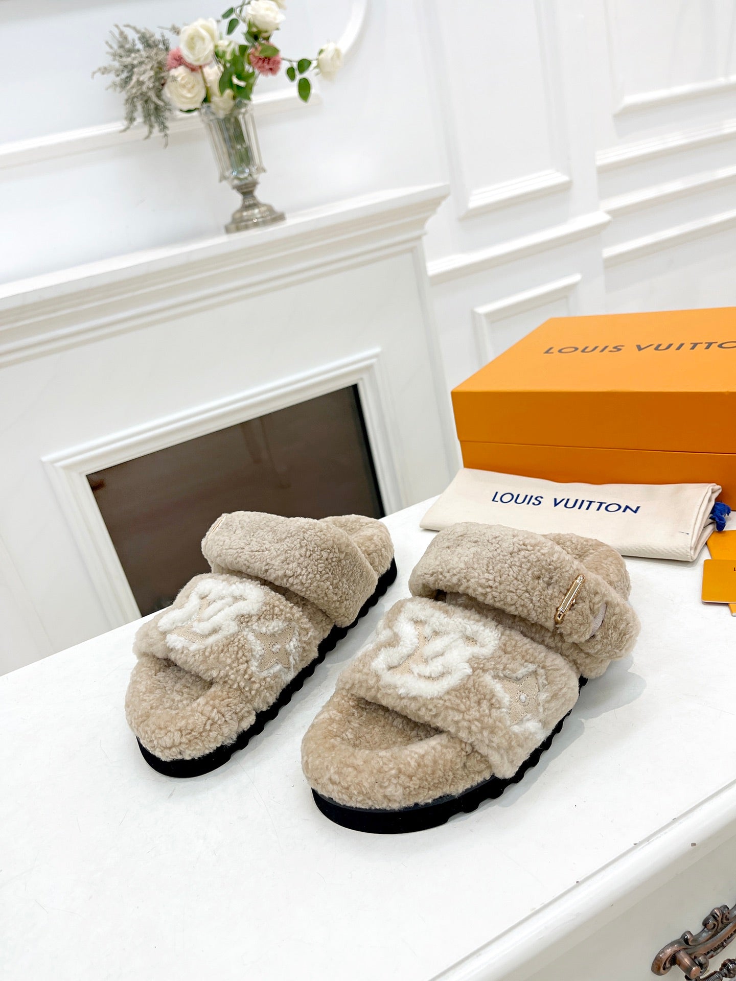 DAD SANDAL MULE IN WHEAT TAN MIX WHITE FLEECE