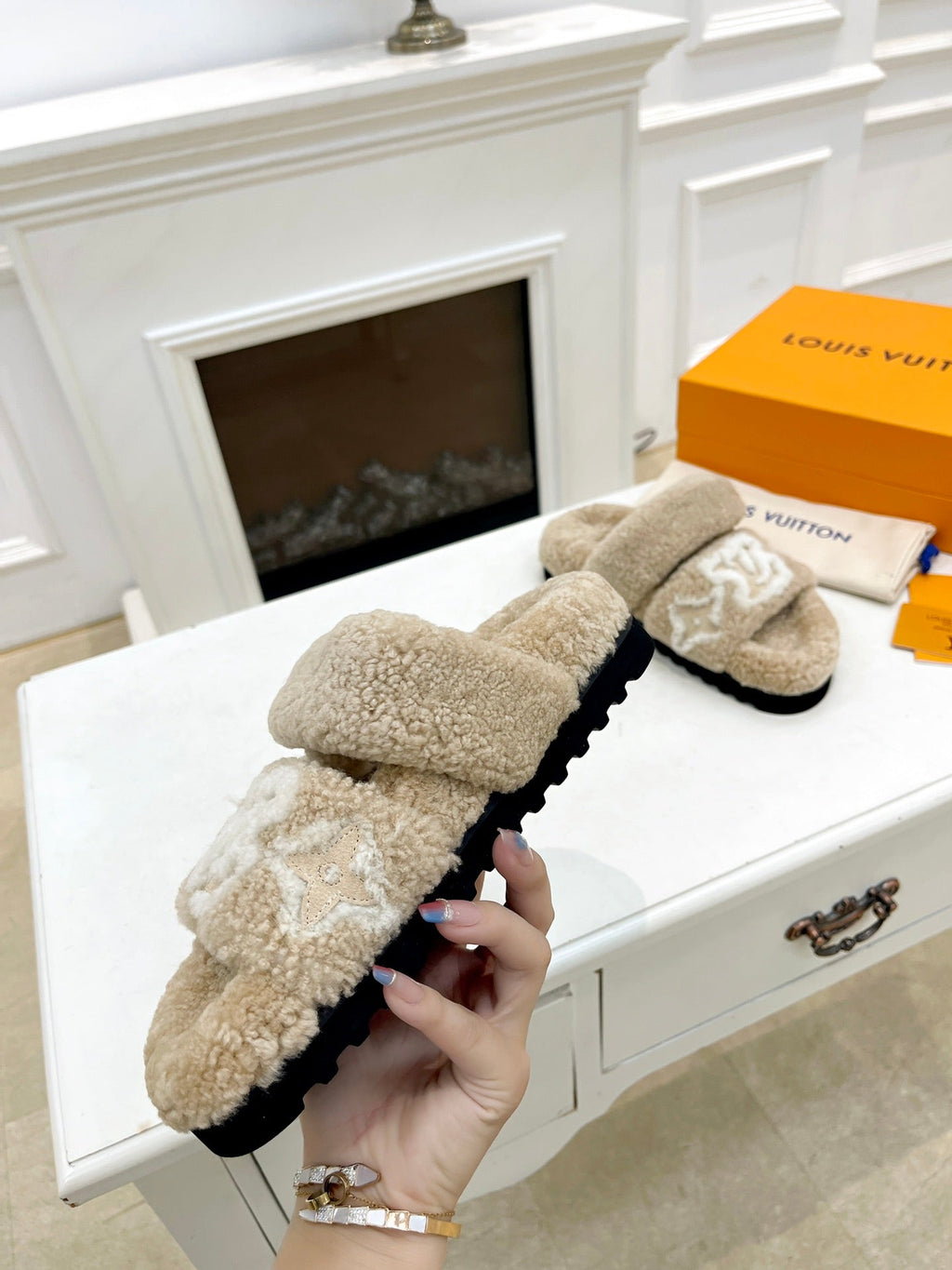 DAD SANDAL MULE IN WHEAT TAN MIX WHITE FLEECE