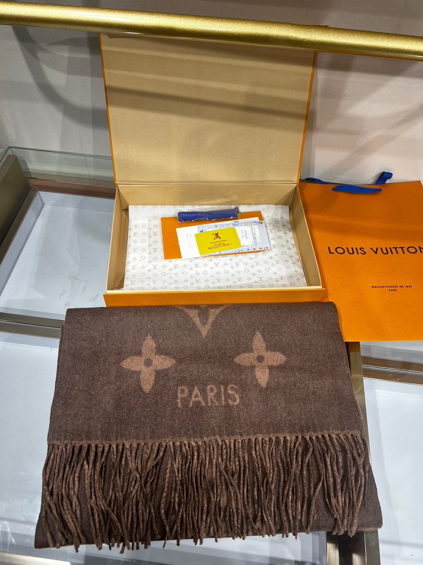 LV SCARF 180 CM IN CASHMERE 692999