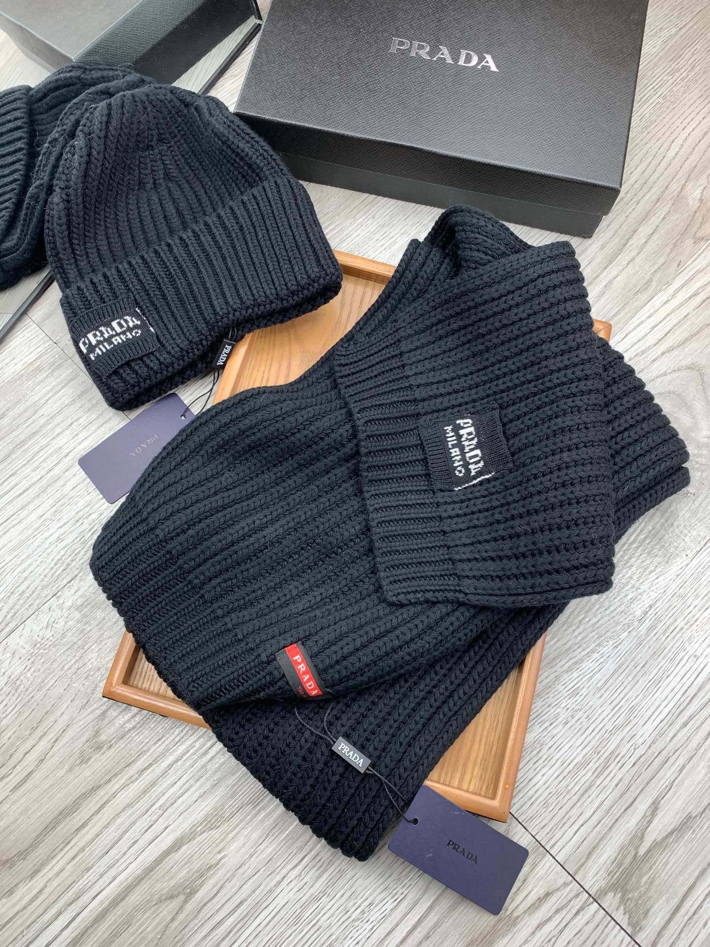 SET SCARF AND HAT IN BLACK WOOL AND RABBIT FUR 388994