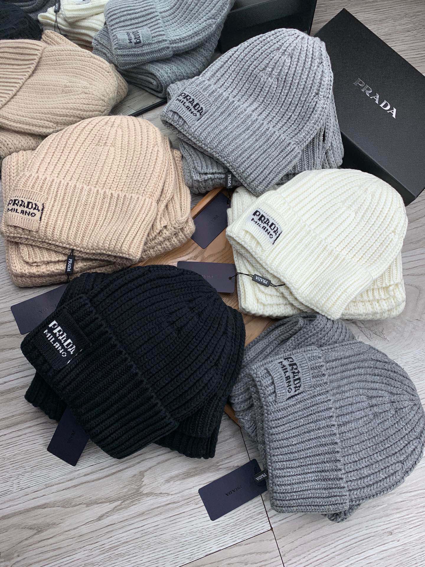 SET SCARF AND HAT IN DOVE GRAY WOOL AND RABBIT FUR 388993