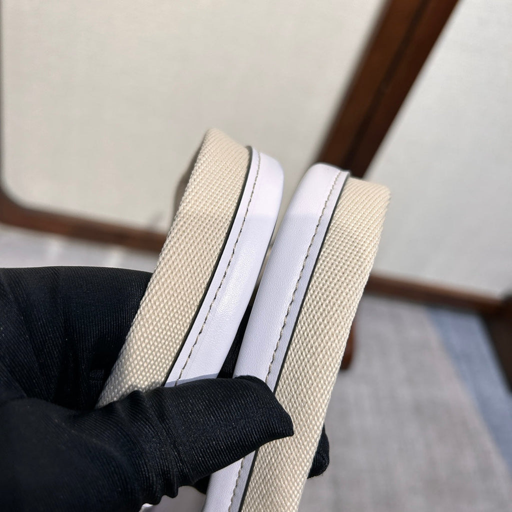 LAGRE WOODY TOTE BAG 45 IN BEIGE LINEN CANVAS BLACK WEBBING LOGO EMBROIDER WHITE CALFSKIN