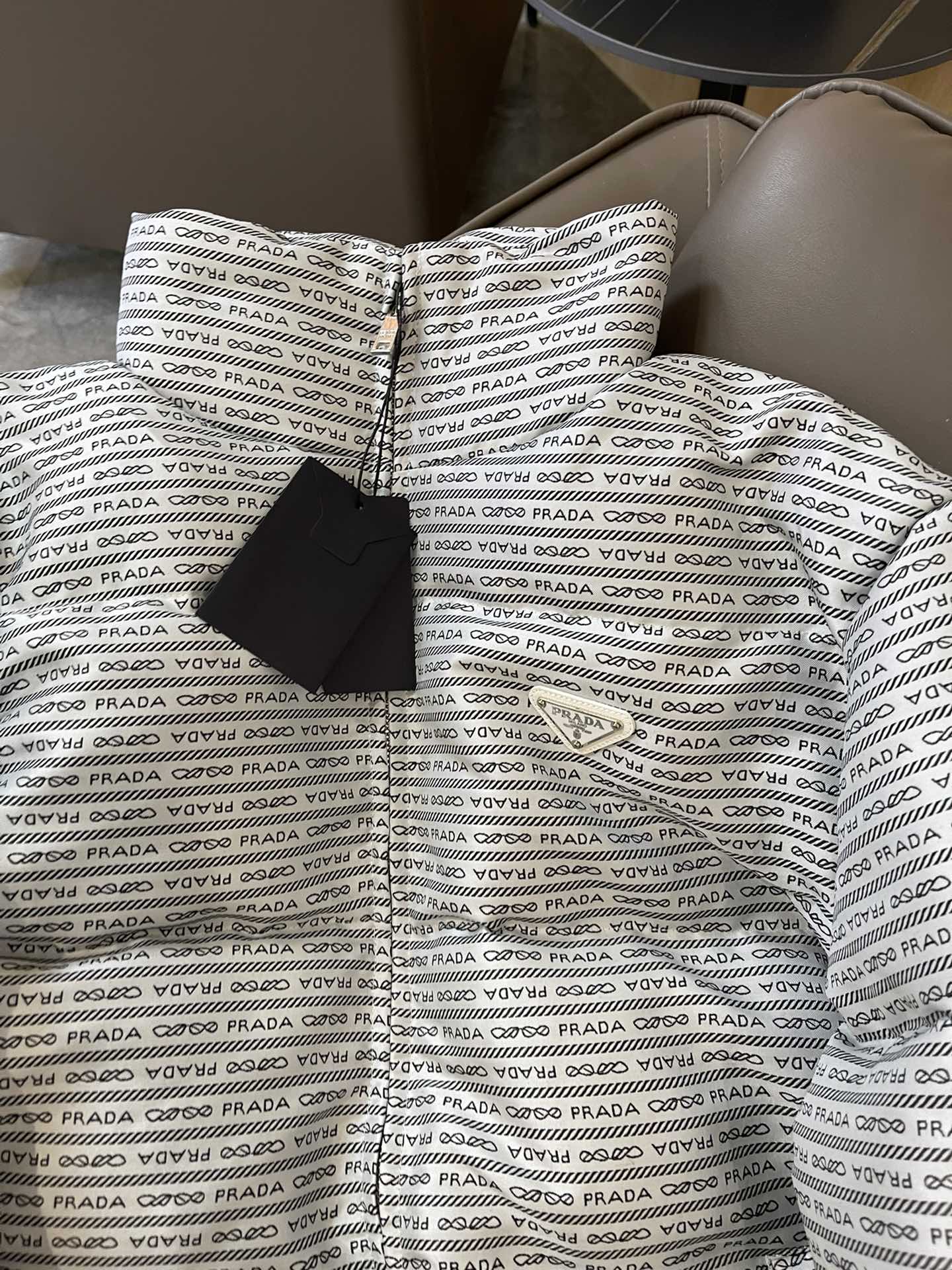 PRADA 25S DOWN JACKET 558