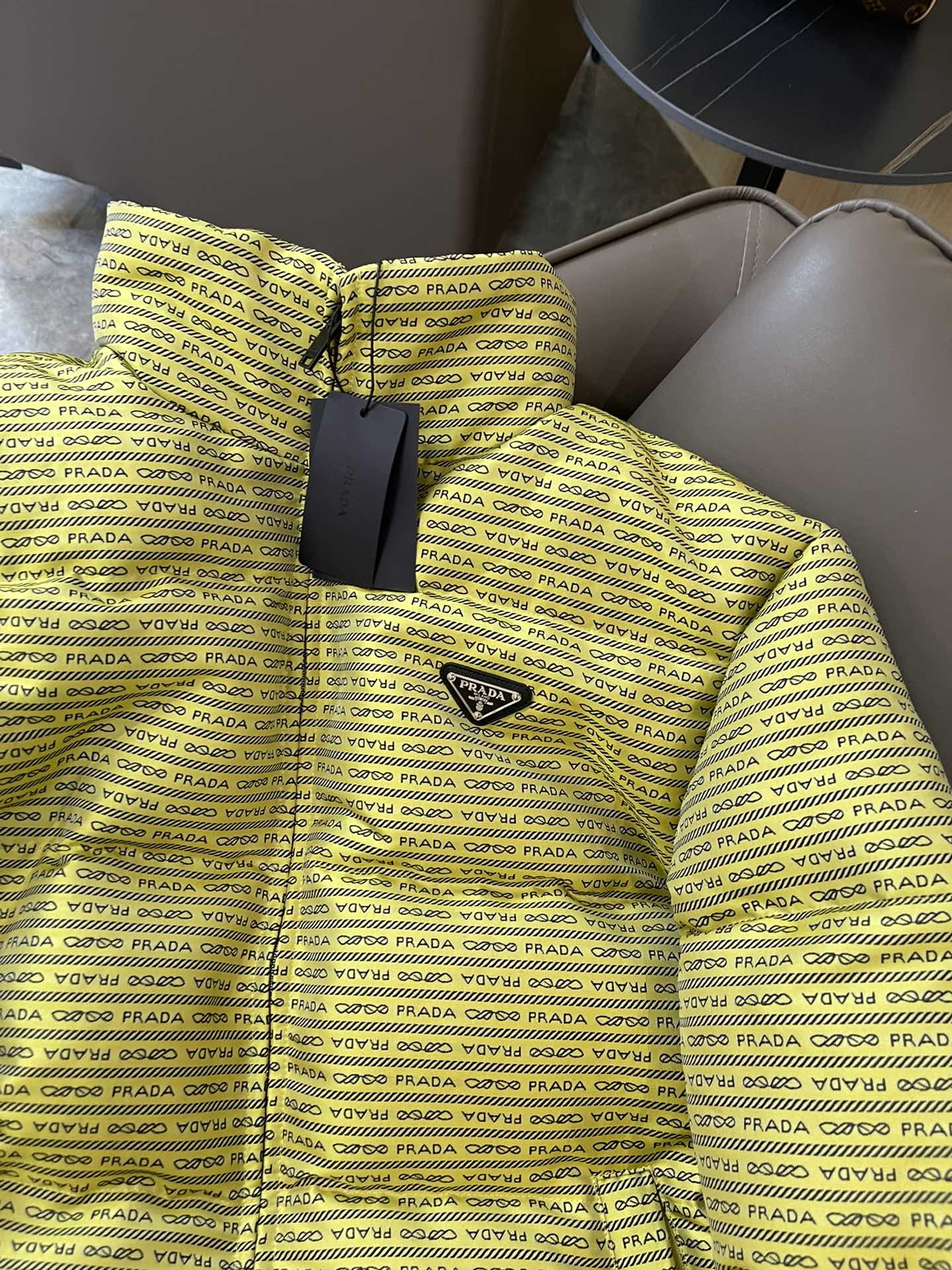 PRADA 25S DOWN JACKET 559