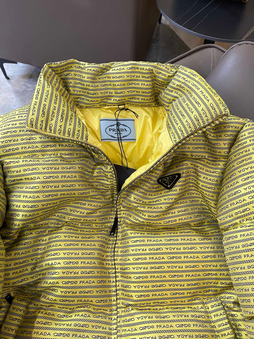 PRADA 25S DOWN JACKET 559