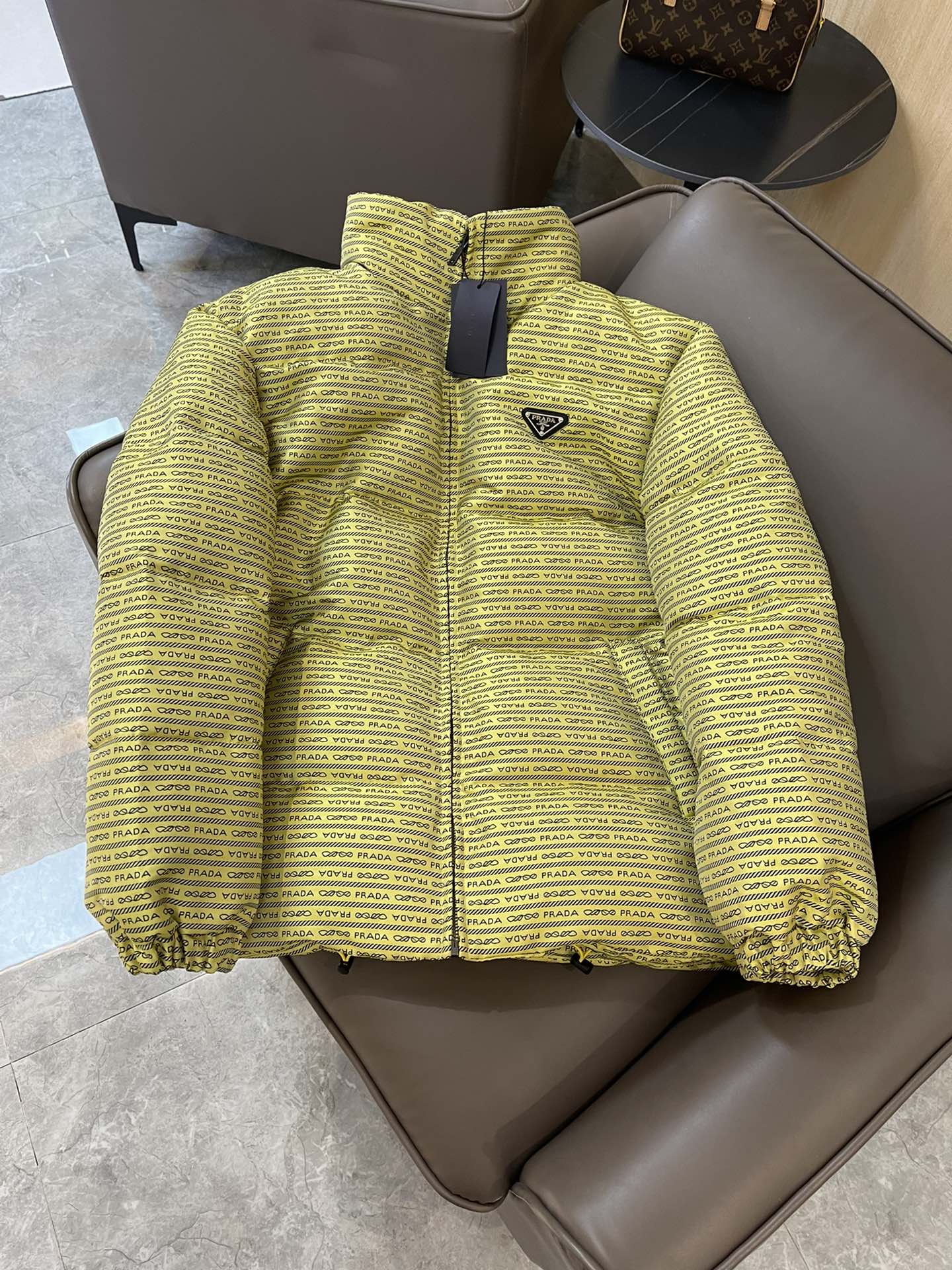 PRADA 25S DOWN JACKET 559