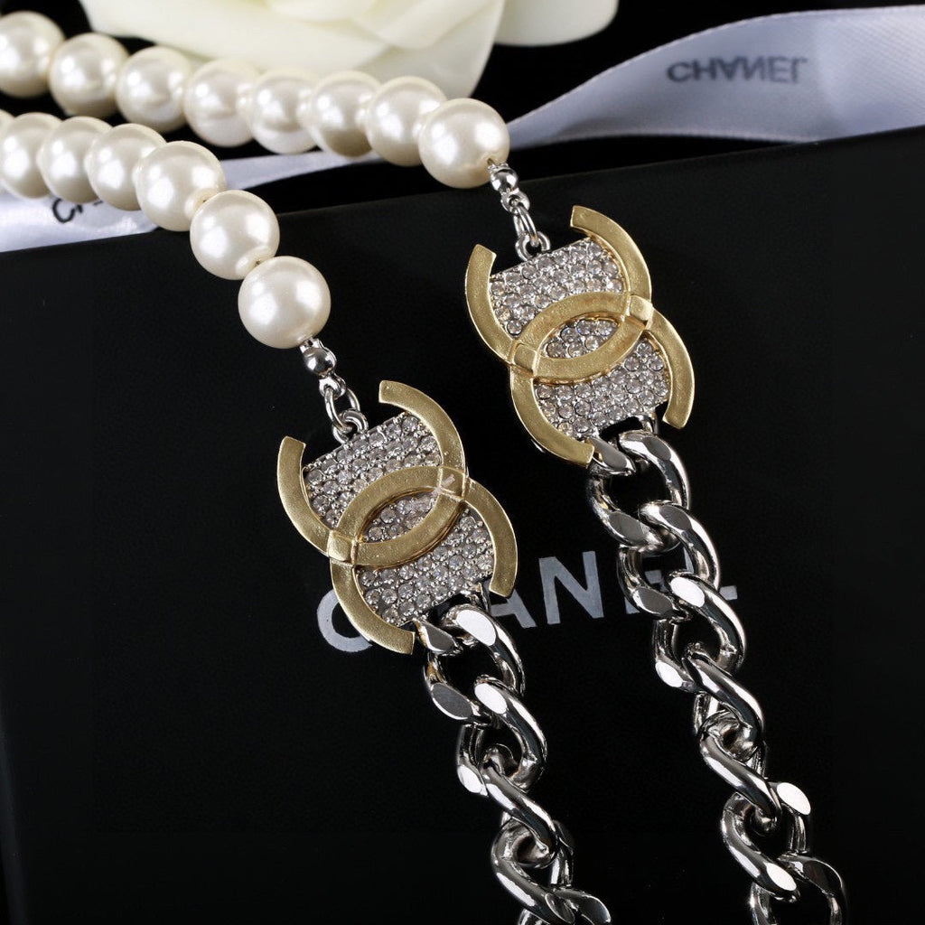 CHANEL 25S CHAIN BELT IN WHITE PEARL 614474