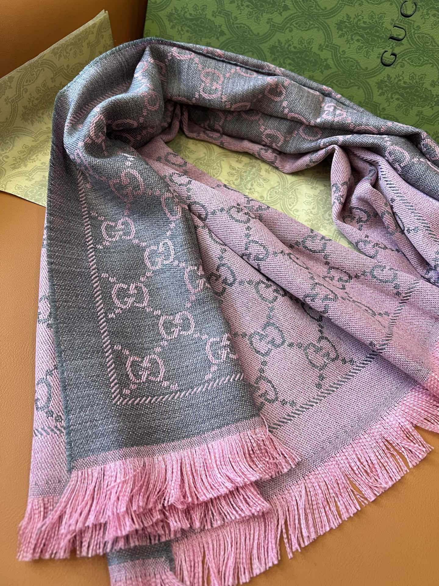 GUCCI 25S SCARF 180 IN WOOL 644860