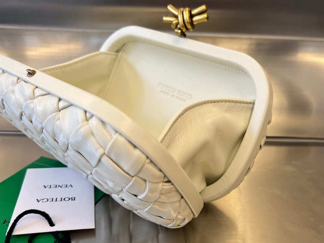 KNOT 19 IN WHITE LAMBSKIN