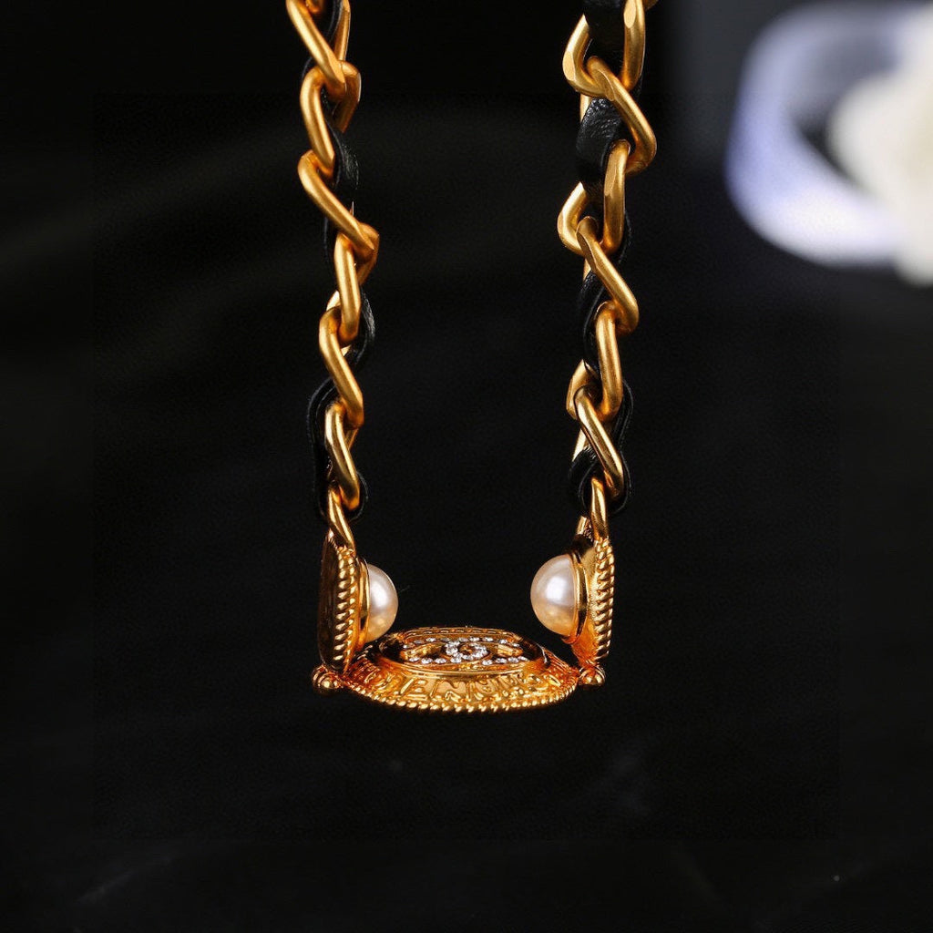 CHANEL 25S GOLD CHAIN BELT 610439