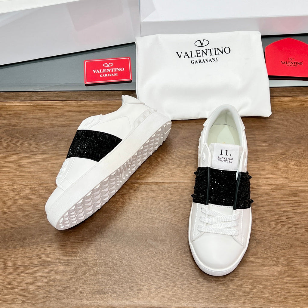VALENTINO 25S GARAVANI ROCKSTUD UNTITLED STUDDED SNEAKERS IN WHITE LAMBSKIN AND BLACK STONE-EMBELLISHED