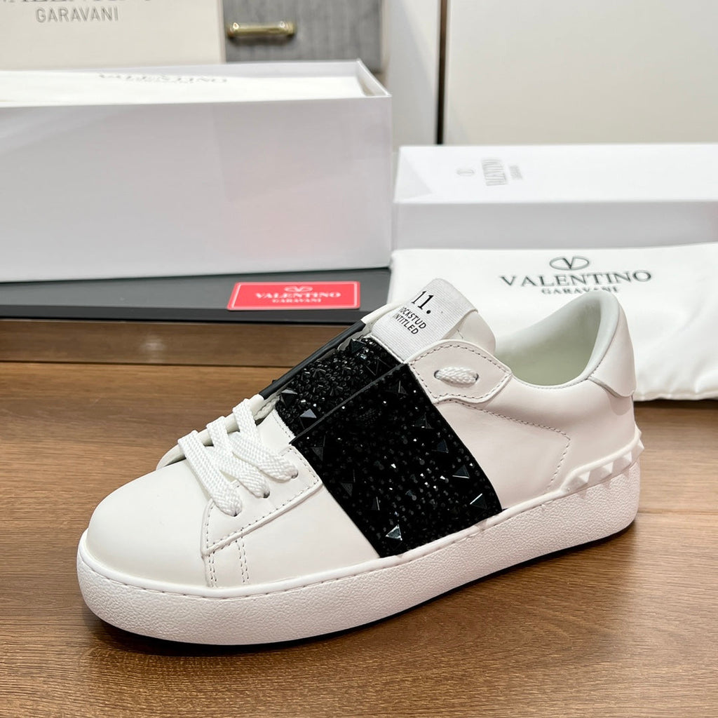 VALENTINO 25S GARAVANI ROCKSTUD UNTITLED STUDDED SNEAKERS IN WHITE LAMBSKIN AND BLACK STONE-EMBELLISHED