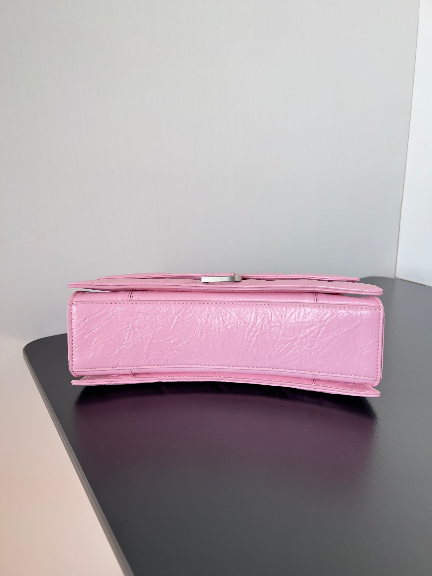 CRUSH CHAINED BAG 25 IN PINK QUILTED CRUSHED CALFSKIN SILVER HARDWARE