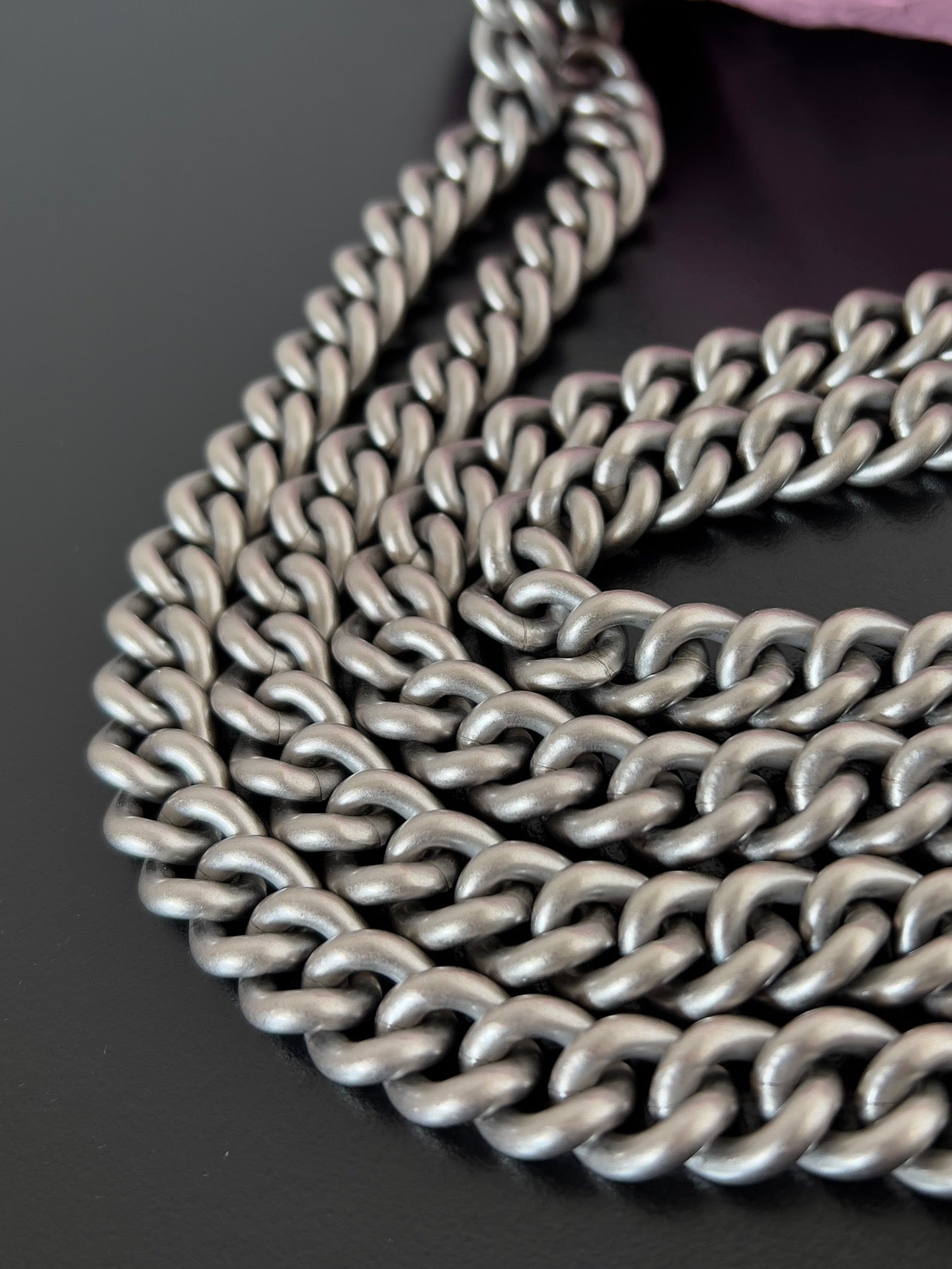 CRUSH CHAINED BAG 25 IN PINK QUILTED CRUSHED CALFSKIN SILVER HARDWARE