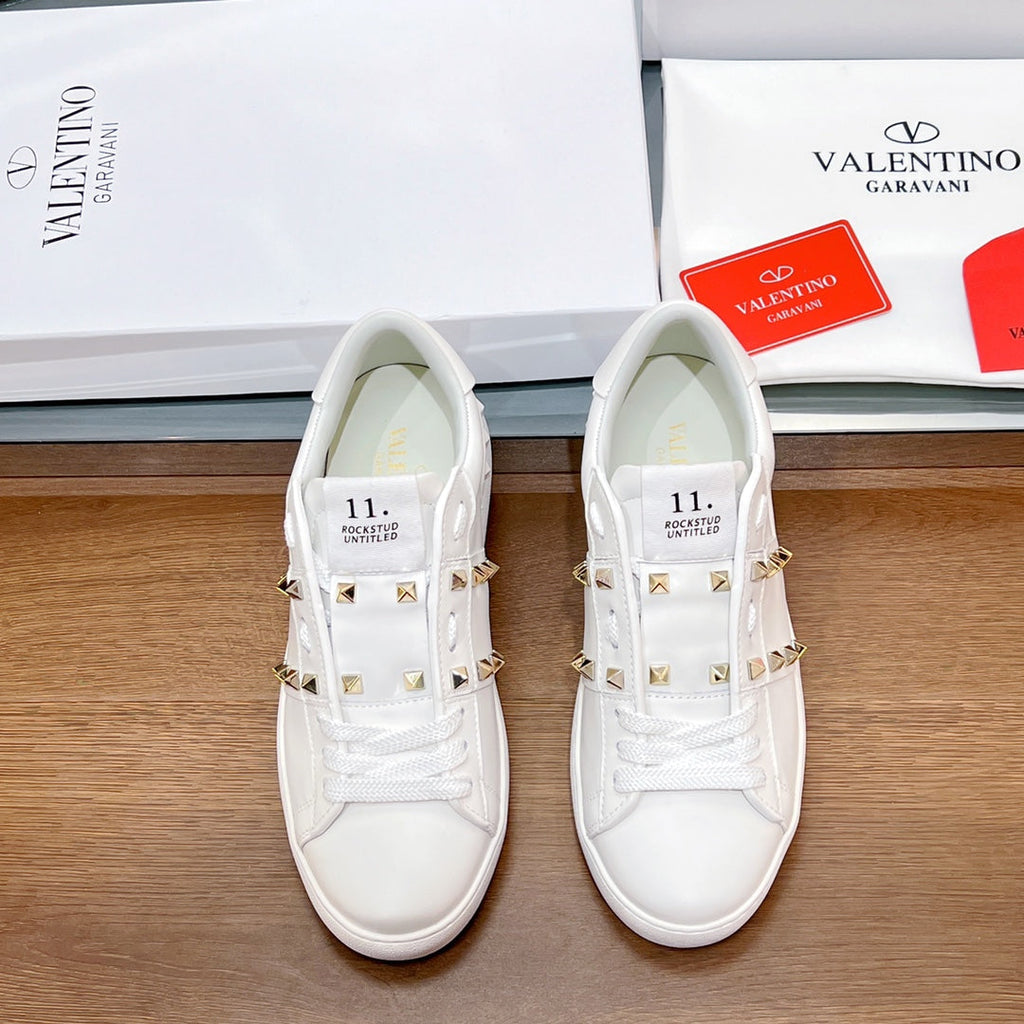 VALENTINO 25S GARAVANI ROCKSTUD UNTITLED STUDDED SNEAKERS IN WHITE LAMBSKIN